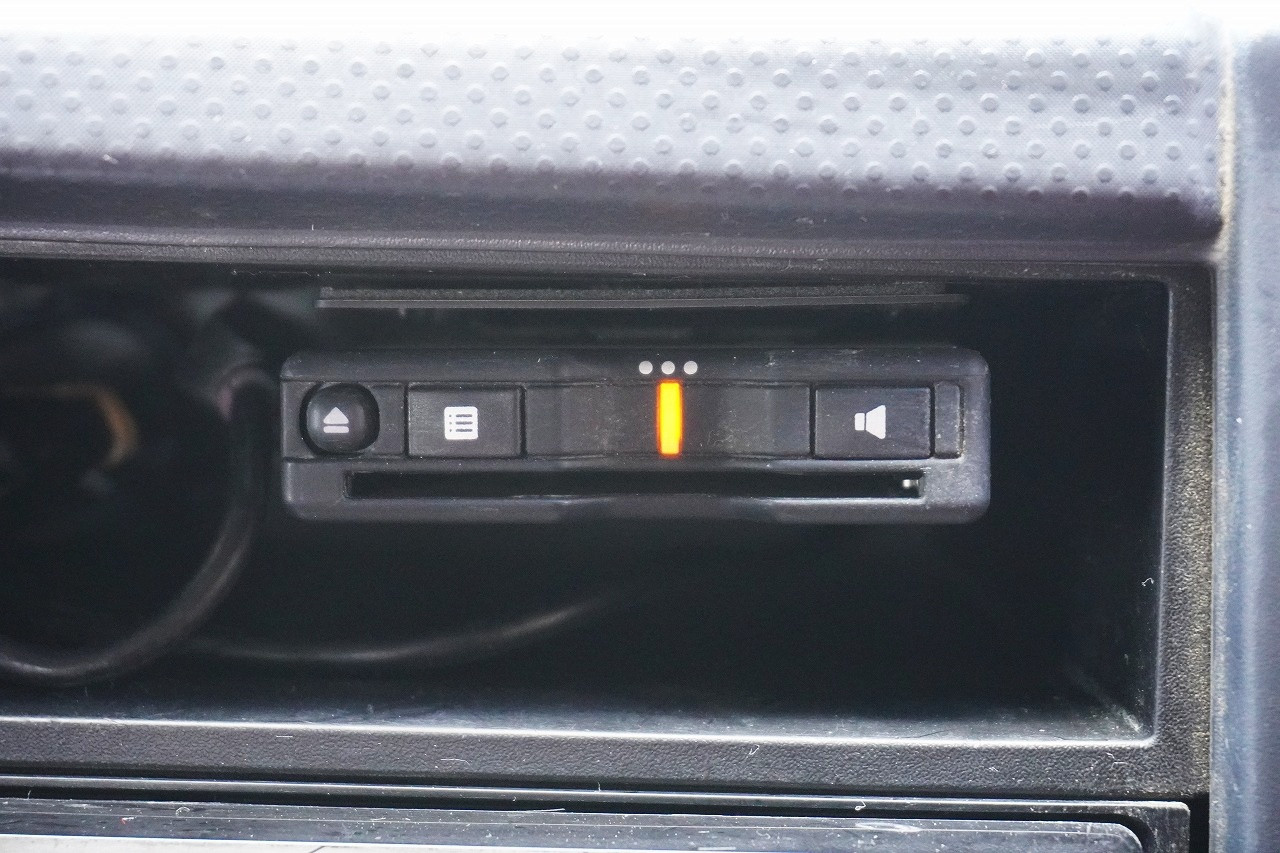 いすゞ エルフ 2RG-NKR88AD(2WD)の写真47