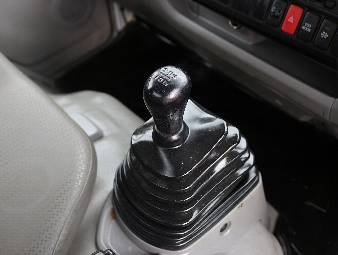 日野 デュトロ TKG-XZC610T(2WD)の写真35