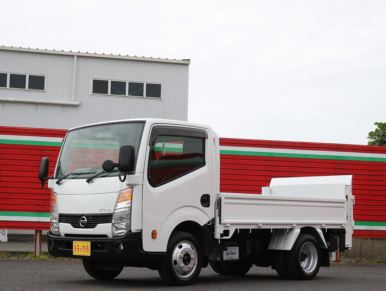 日産 アトラス SKG-TZ2F4(2WD)の写真1