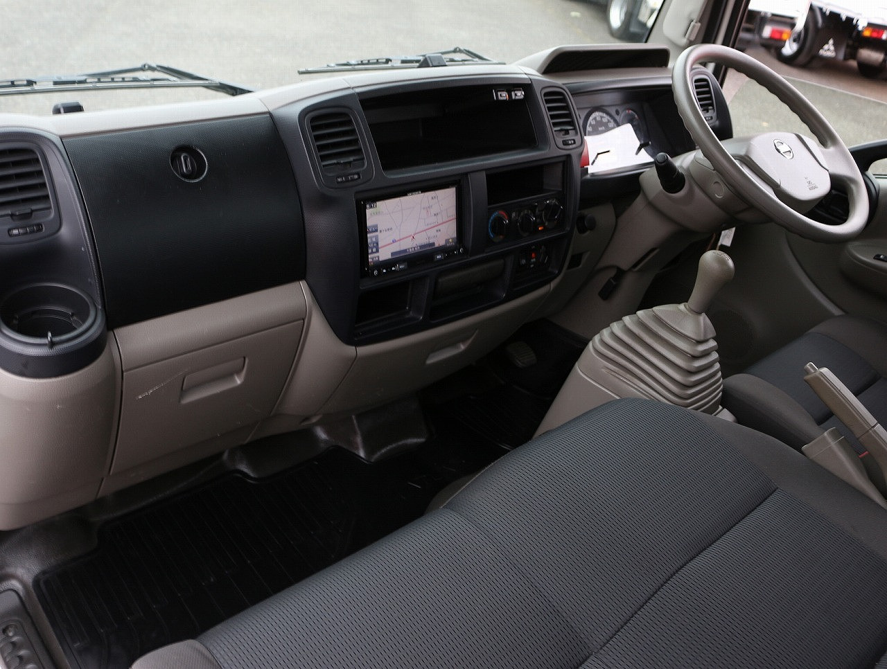 日産 アトラス SKG-TZ2F4(2WD)の写真48