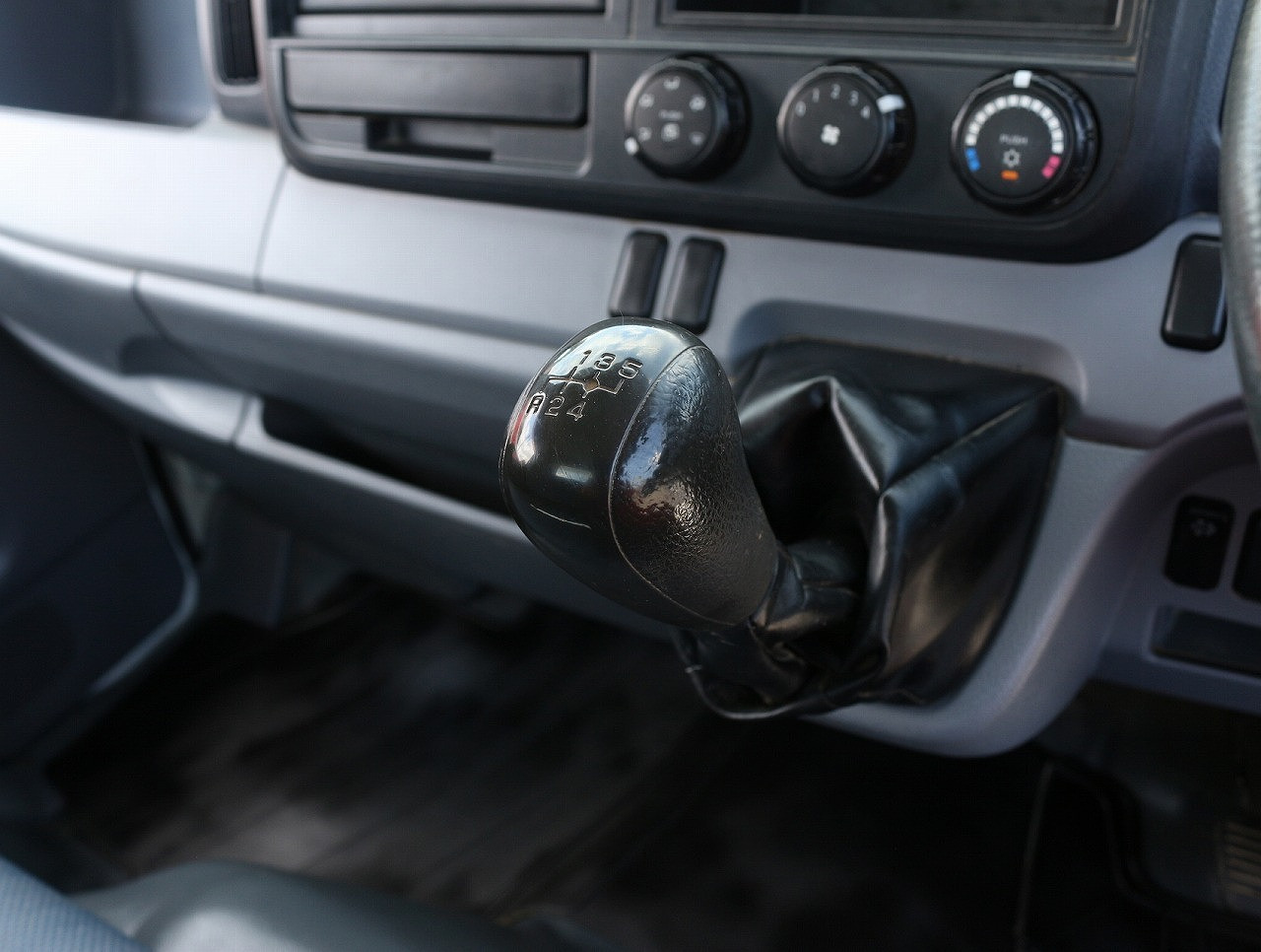 三菱 キャンター TKG-FBA30(2WD)の写真42