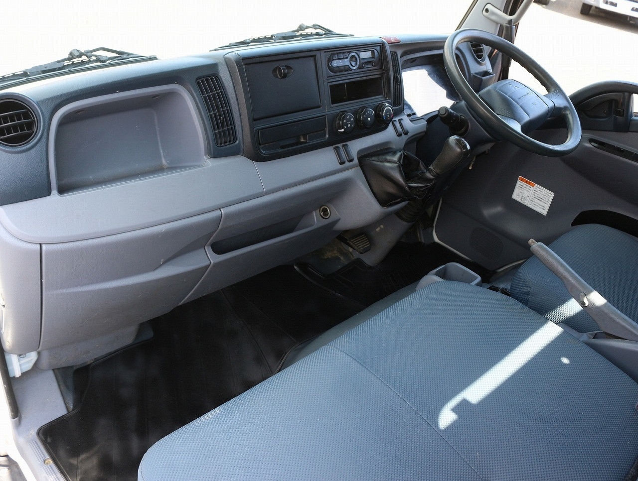 三菱 キャンター TKG-FBA30(2WD)の写真47