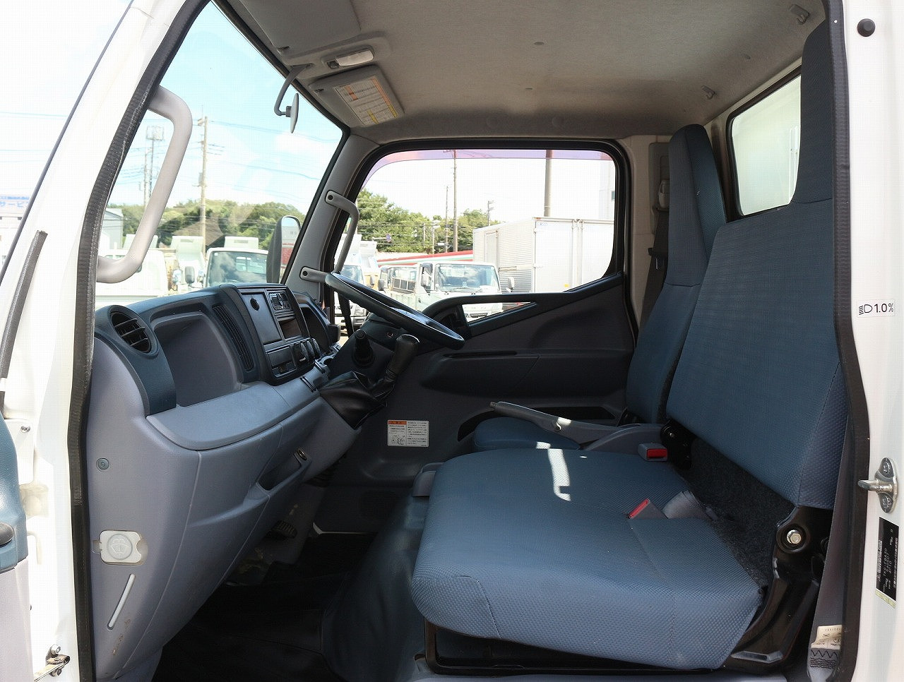 三菱 キャンター TKG-FBA30(2WD)の写真48