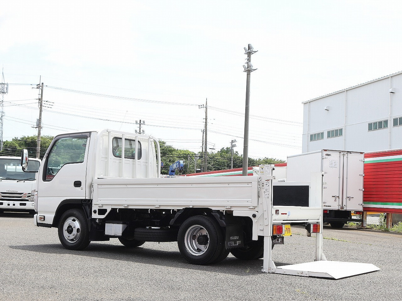 イスズ エルフTRG-NPR85 3tユニック車から取り外しました 公式の イスズ エルフTRG-NPR85 3tユニック車から取り外しました