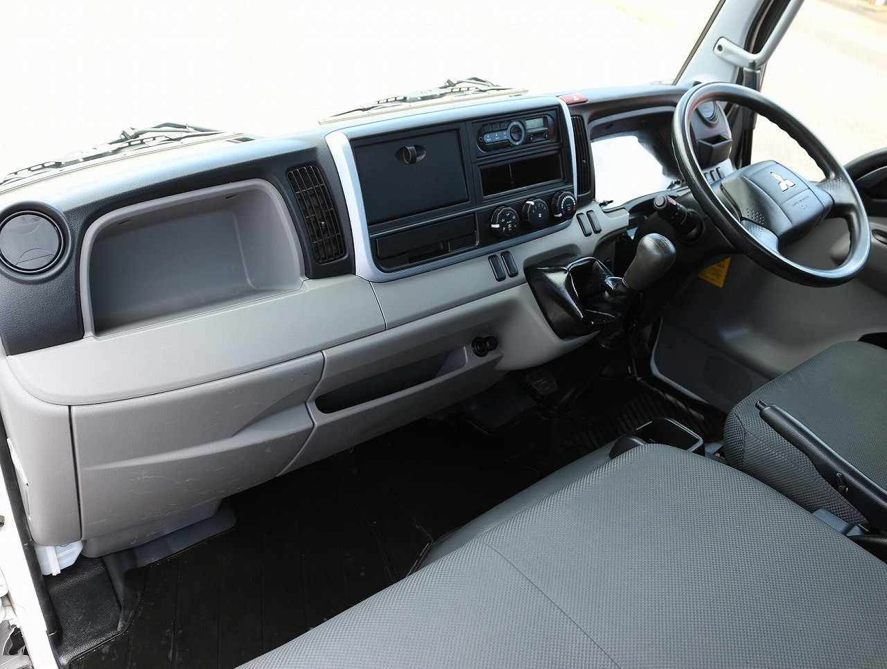 三菱 キャンター TPG-FBA60(2WD)の写真31