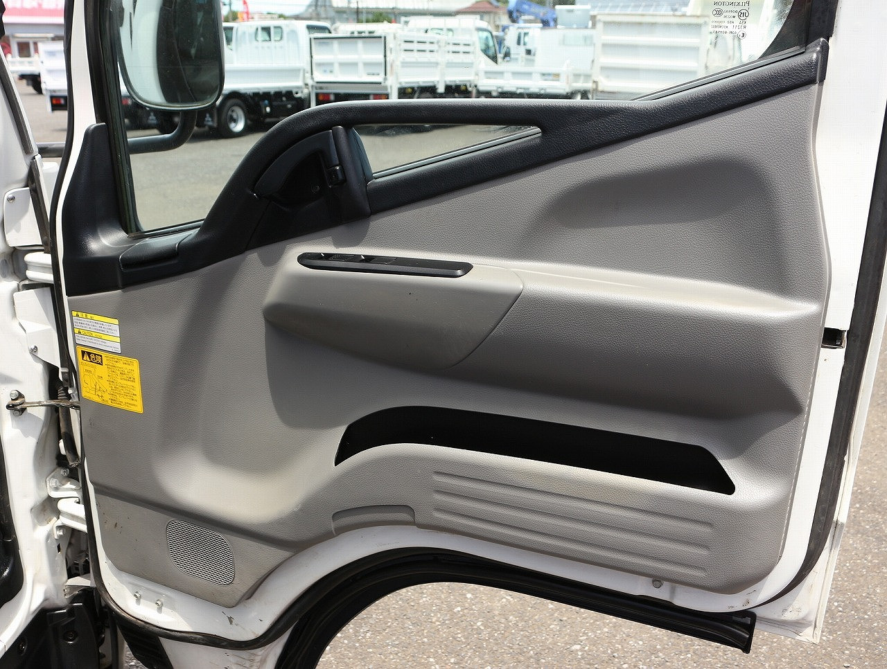 三菱 キャンター TPG-FBA60(2WD)の写真42