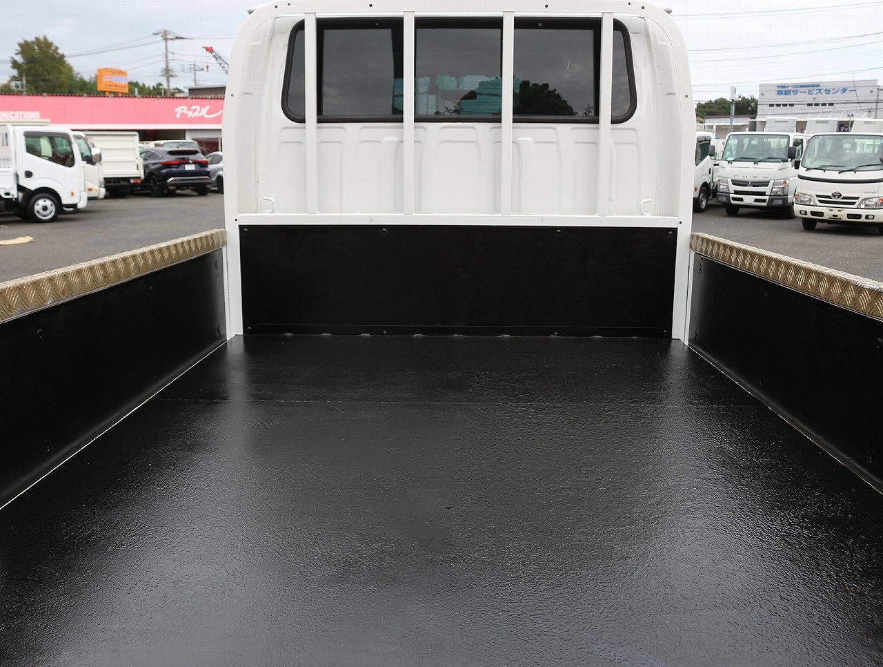 いすゞ エルフ TRG-NJR85A(2WD)の写真10