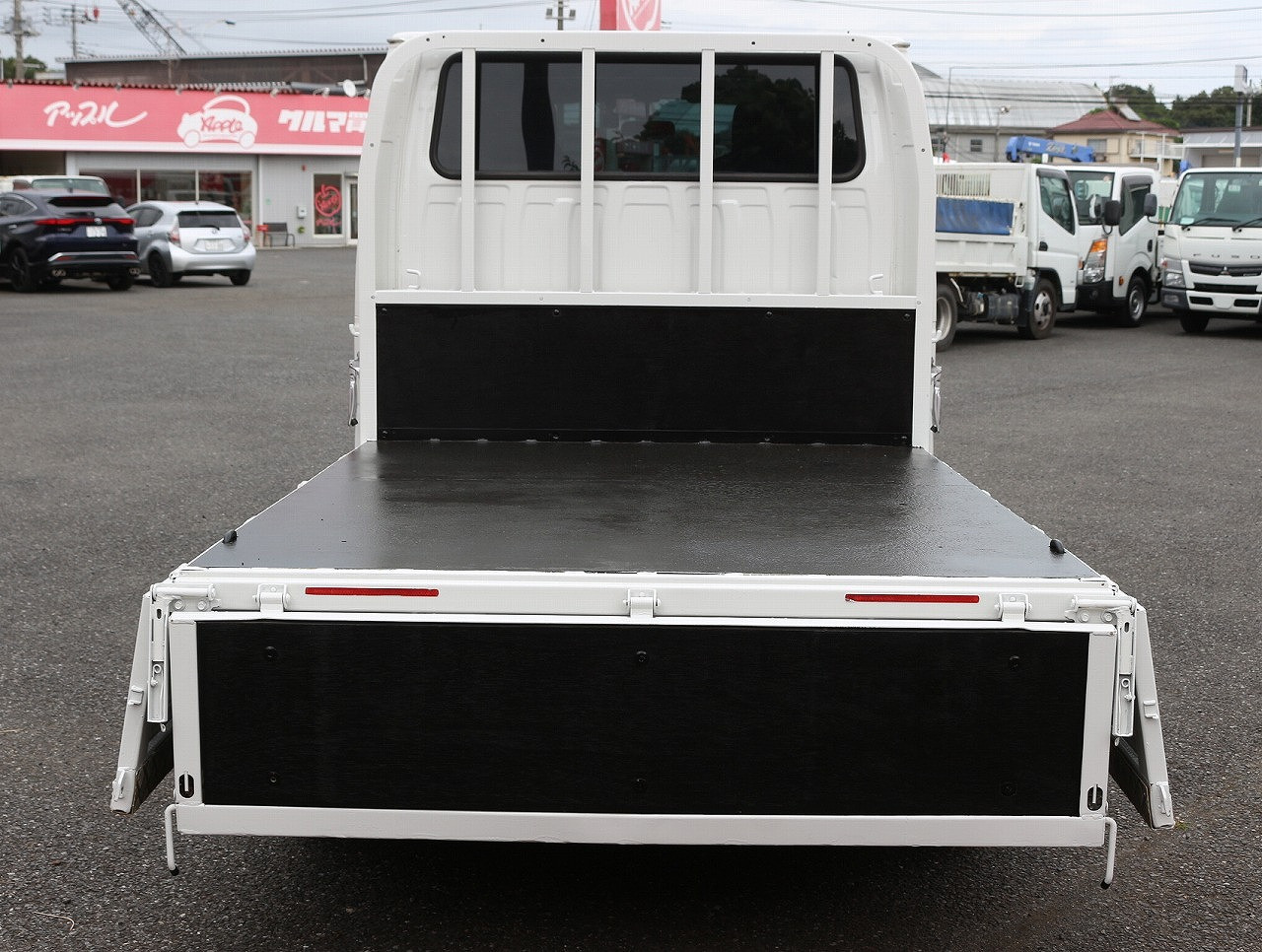 いすゞ エルフ TRG-NJR85A(2WD)の写真15