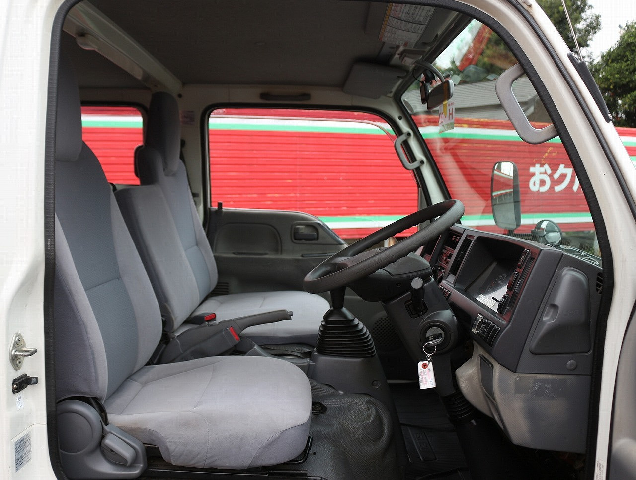 いすゞ エルフ TRG-NJR85A(2WD)の写真26