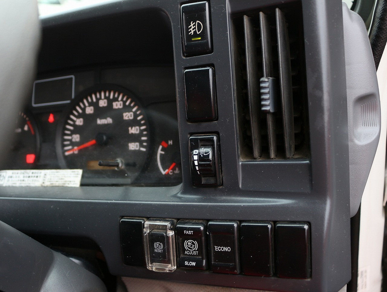 いすゞ エルフ TRG-NJR85A(2WD)の写真34