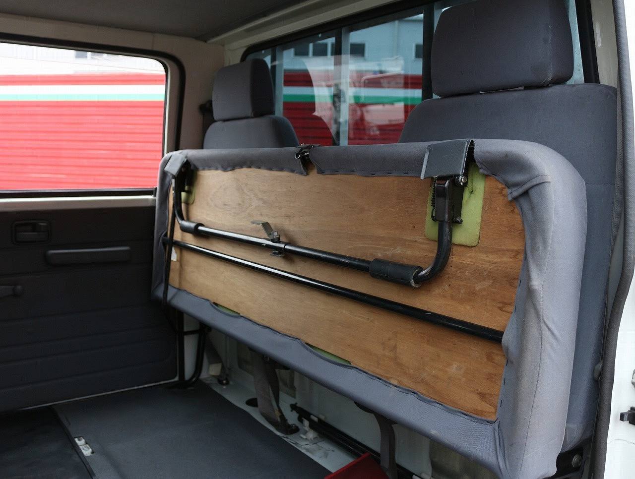 いすゞ エルフ TRG-NJR85A(2WD)の写真47