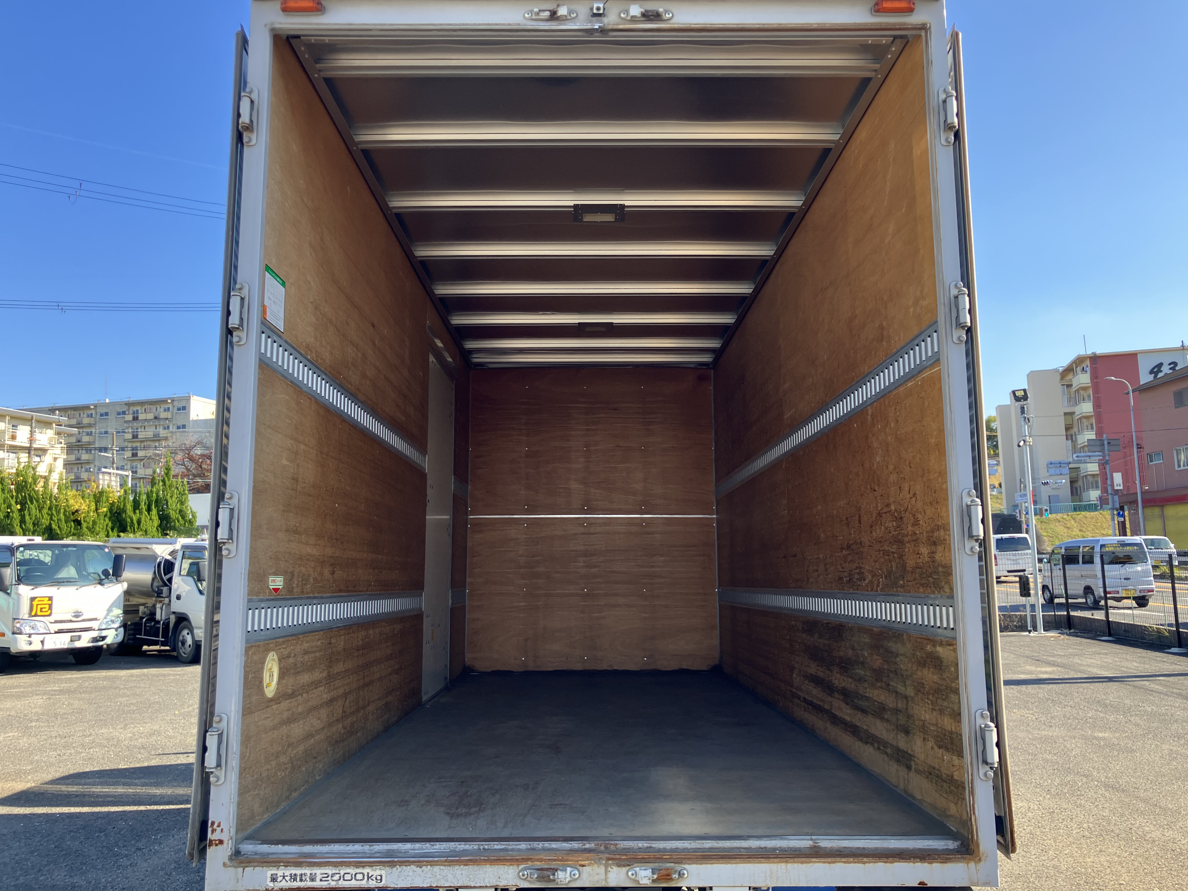 いすゞ エルフ TPG-NLR85AN(2WD)の写真20