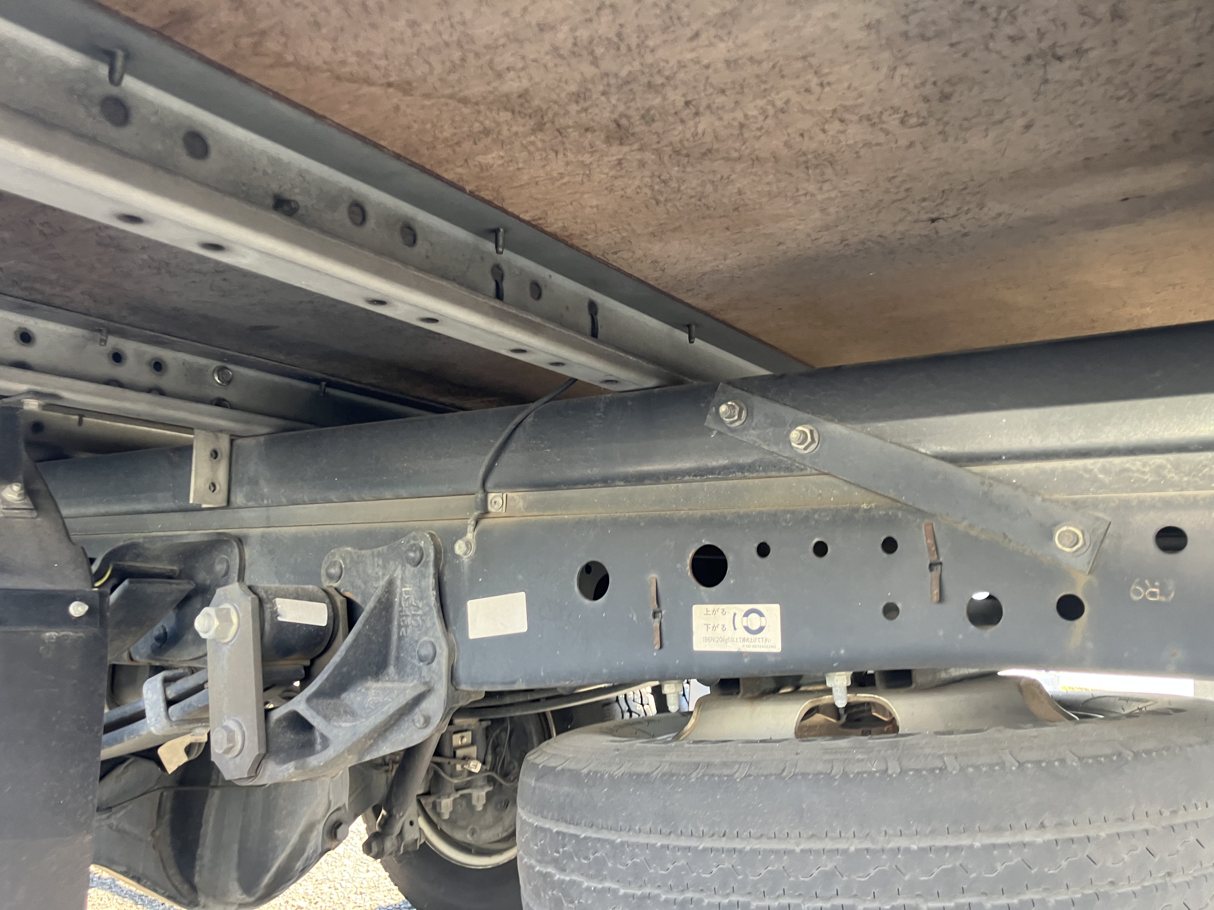 いすゞ エルフ TKG-NLR85AN(2WD)の写真16