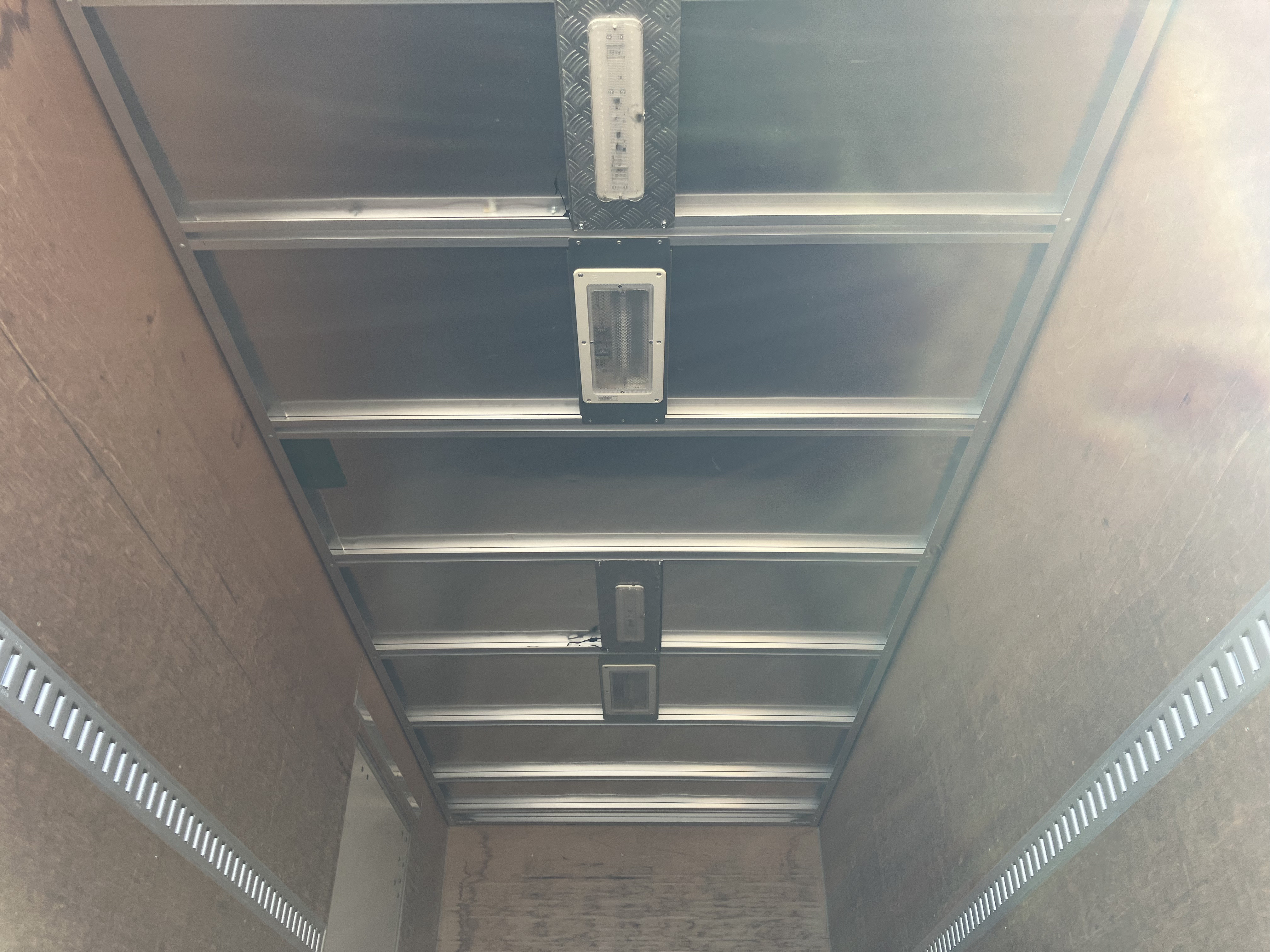 いすゞ エルフ TKG-NLR85AN(2WD)の写真27