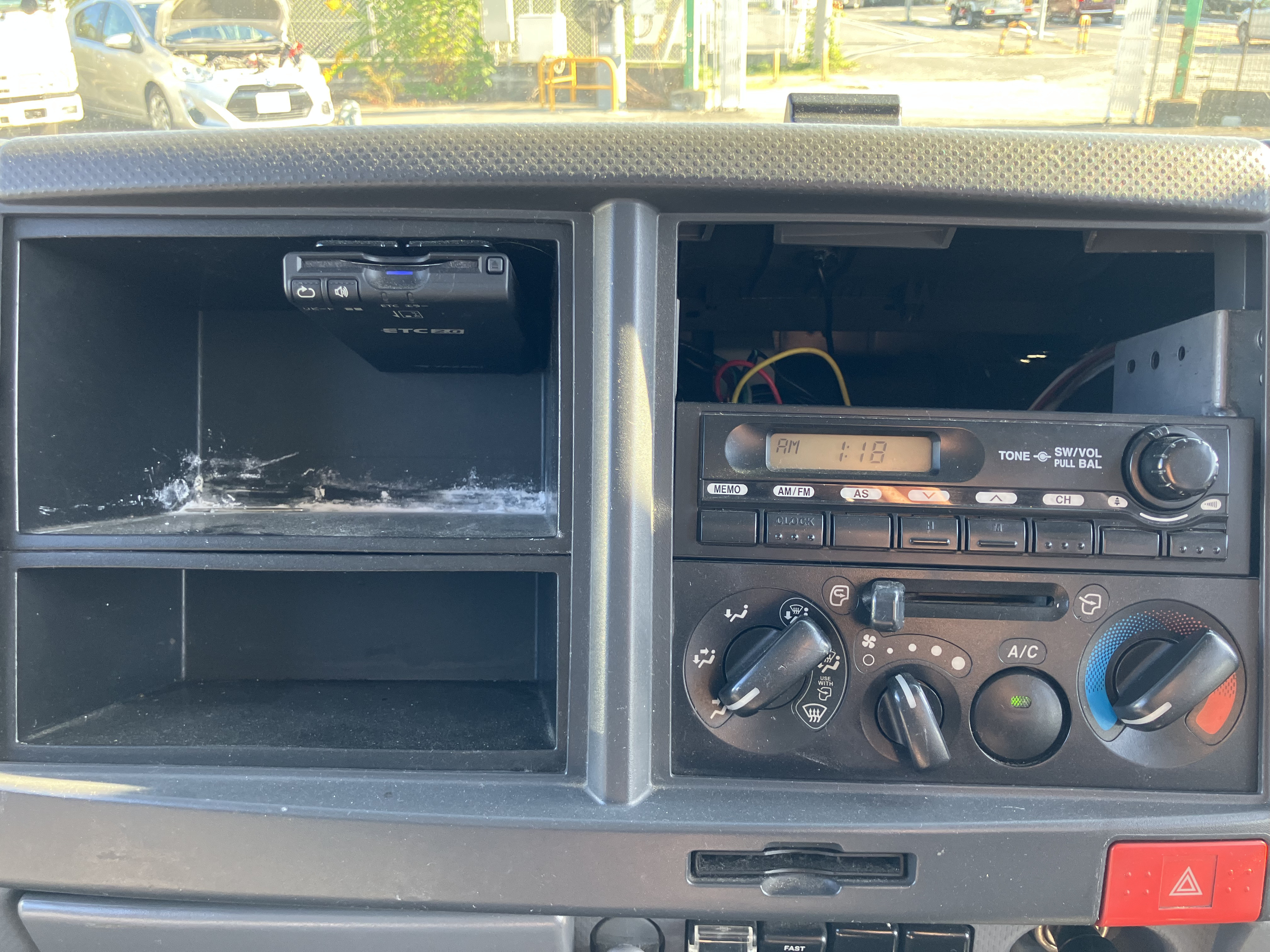 いすゞ エルフ TKG-NLR85AN(2WD)の写真37