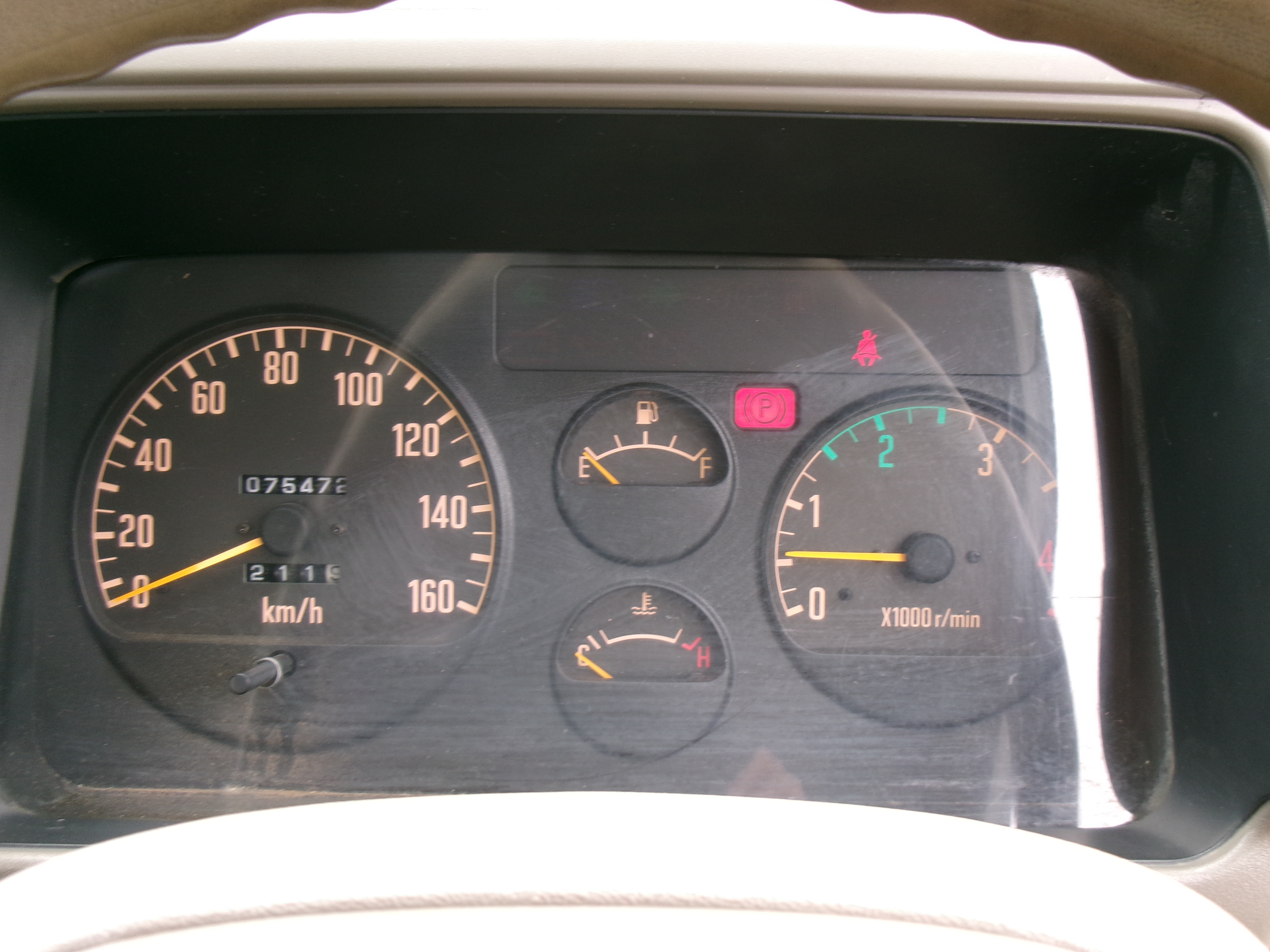 いすゞ エルフ U-NKR66EA(2WD)の写真13