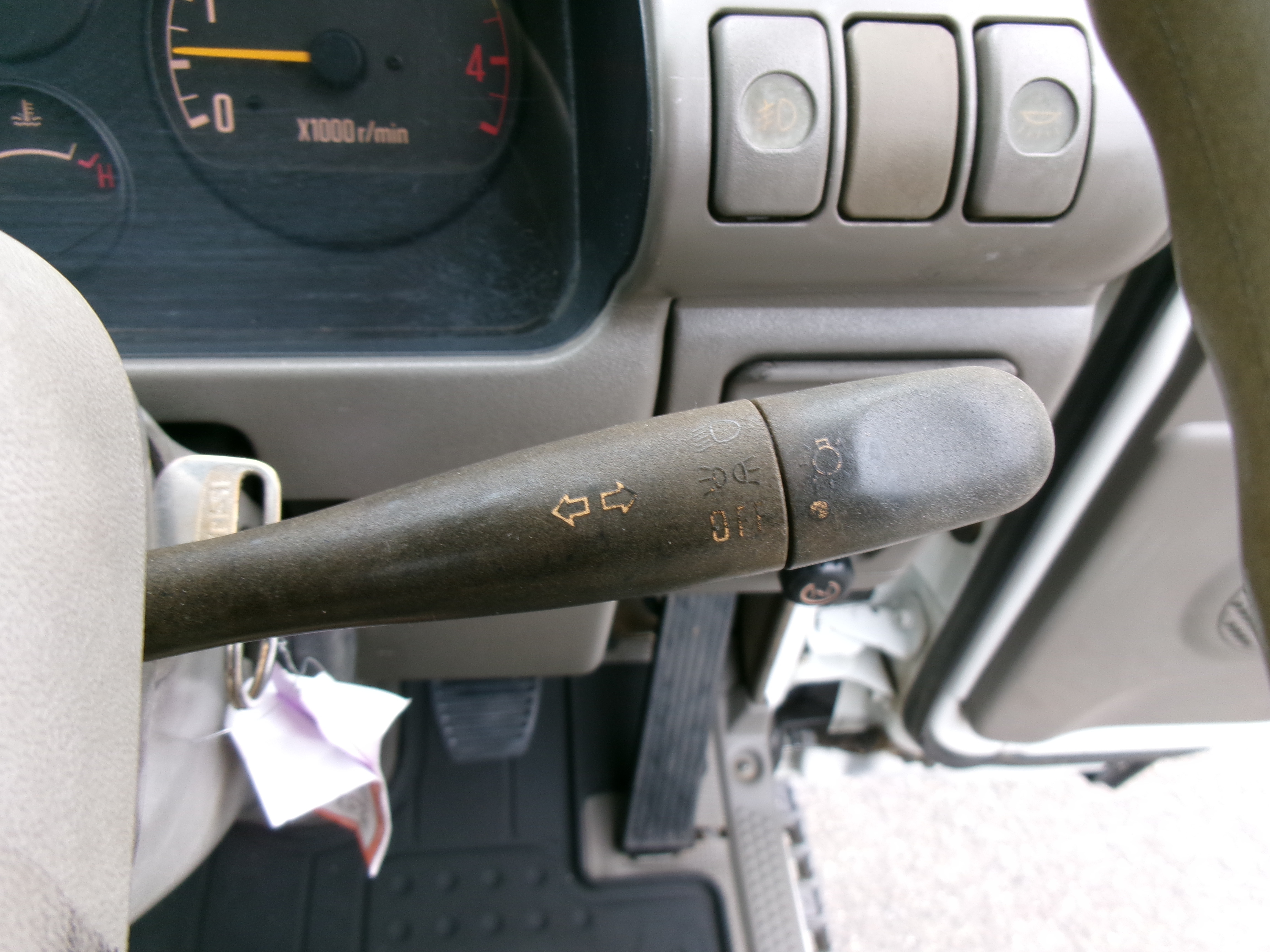 いすゞ エルフ U-NKR66EA(2WD)の写真15