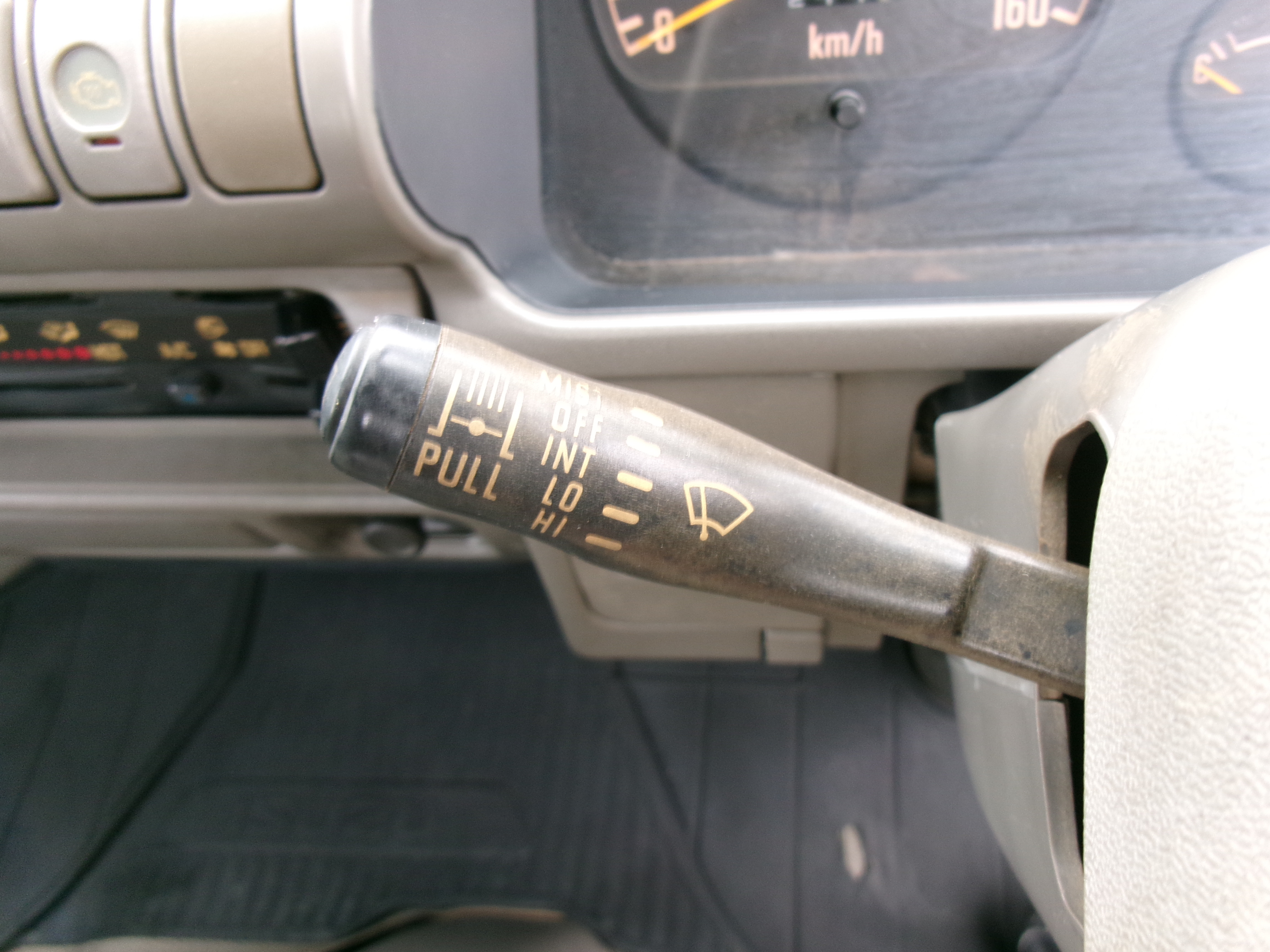 いすゞ エルフ U-NKR66EA(2WD)の写真16