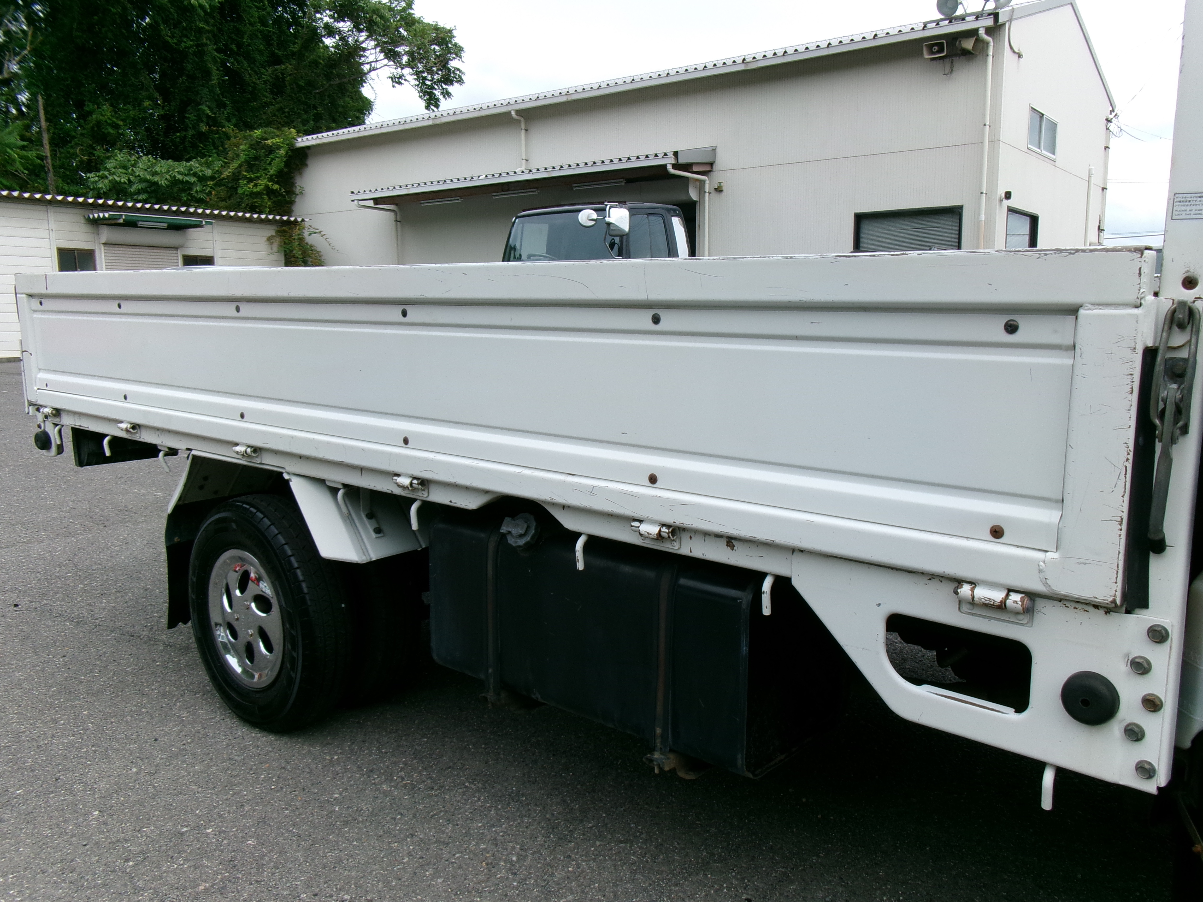 いすゞ エルフ U-NKR66EA(2WD)の写真27