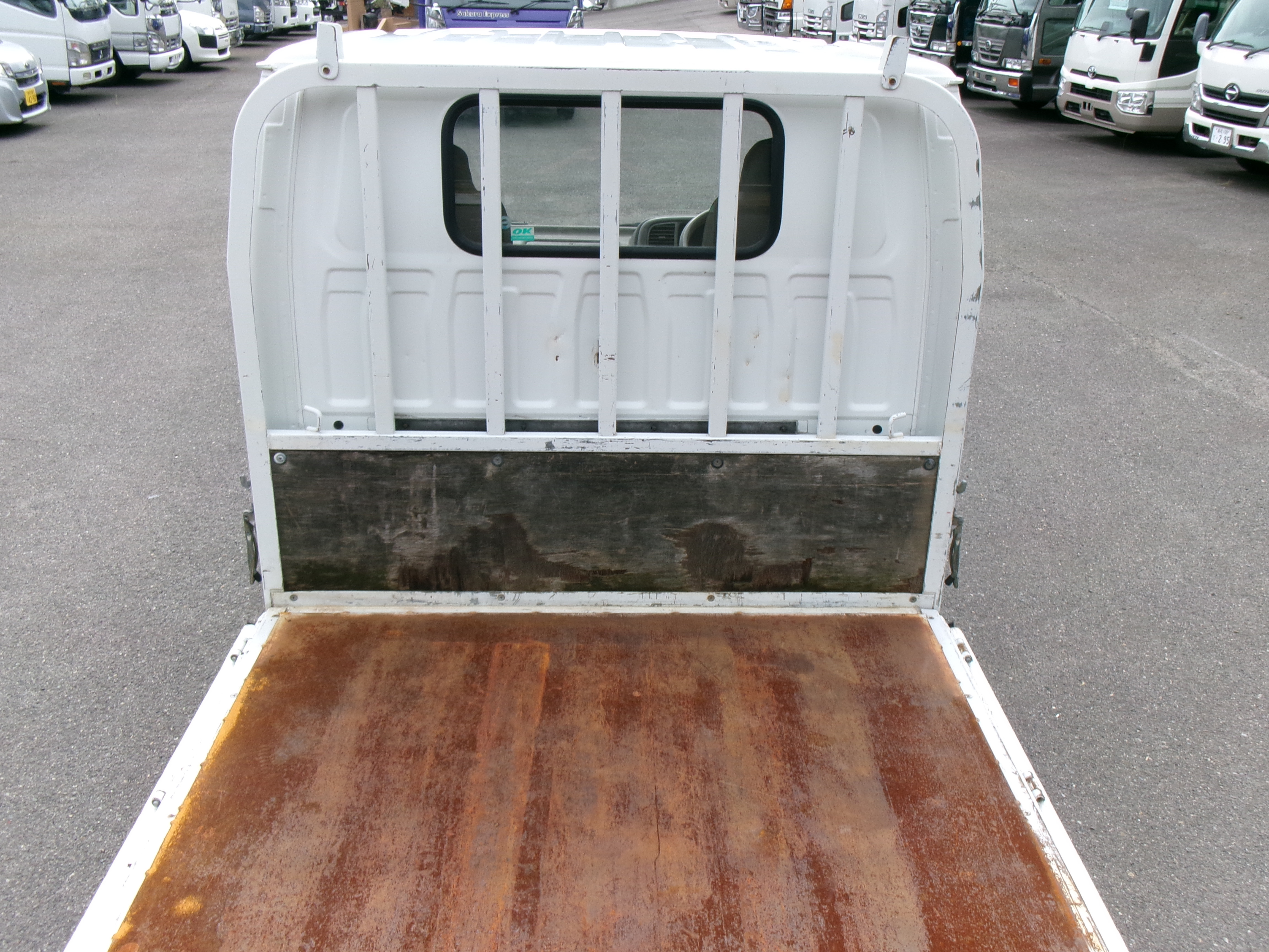 いすゞ エルフ U-NKR66EA(2WD)の写真33