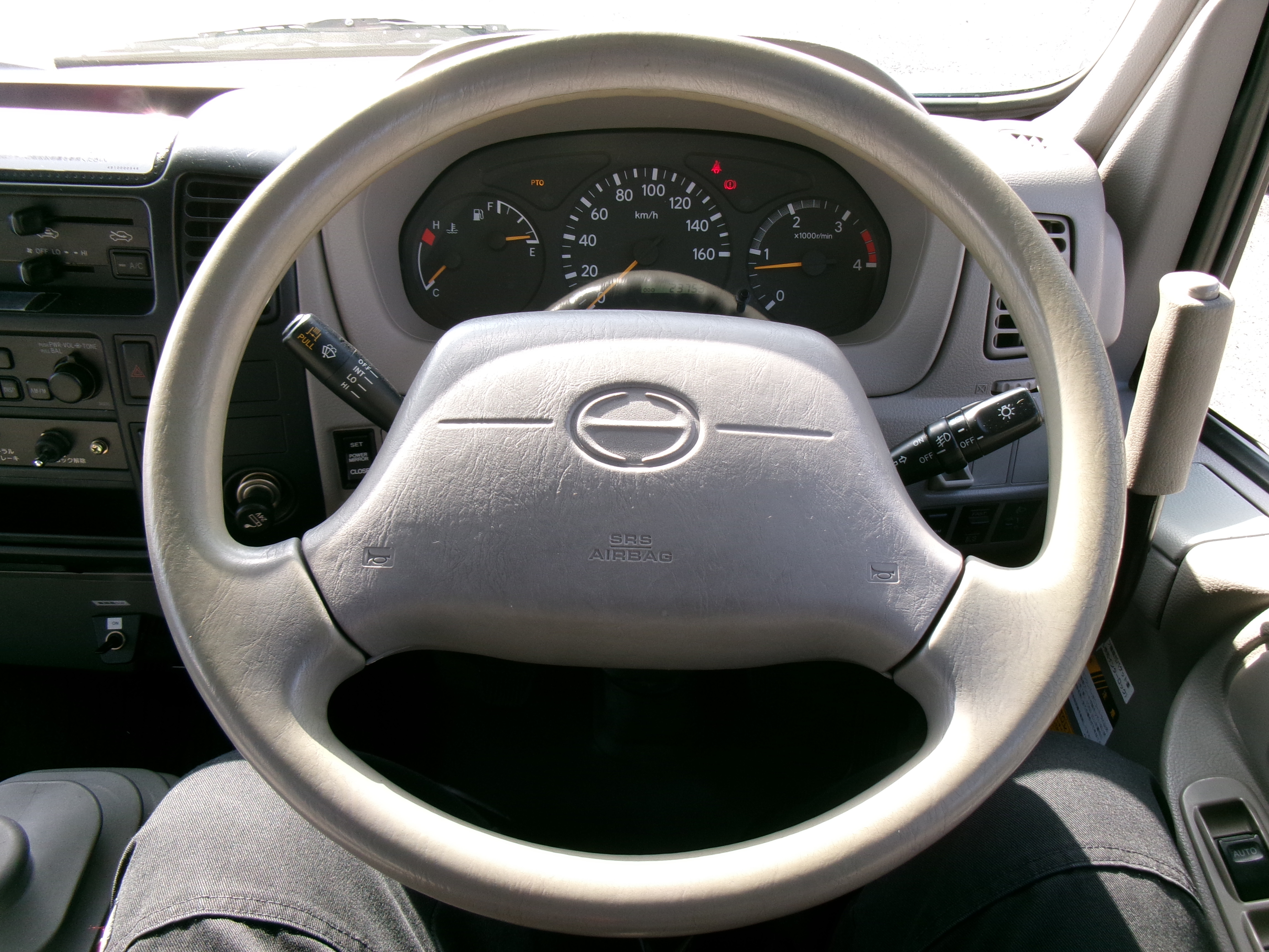 日野 デュトロ PB-XZU354E(2WD)の写真6