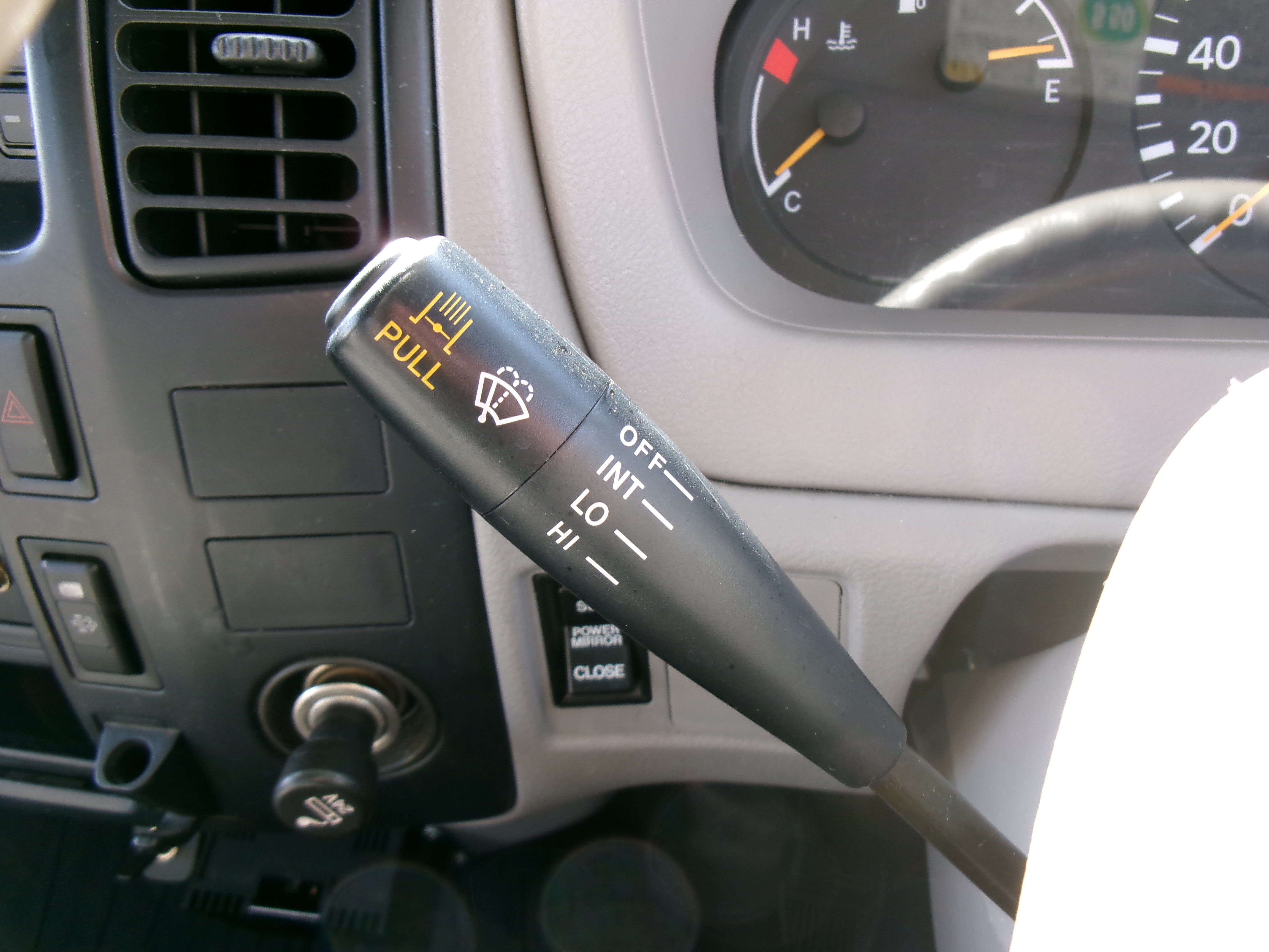 日野 デュトロ PB-XZU354E(2WD)の写真7