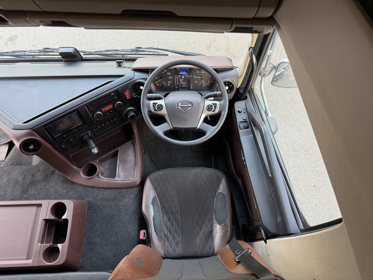 日野 プロフィア 2DG-FW1AHG(8x4)の写真26