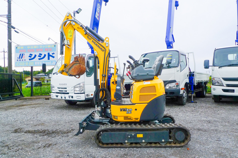 ヤンマー バックホー ViO12-2Aの写真1