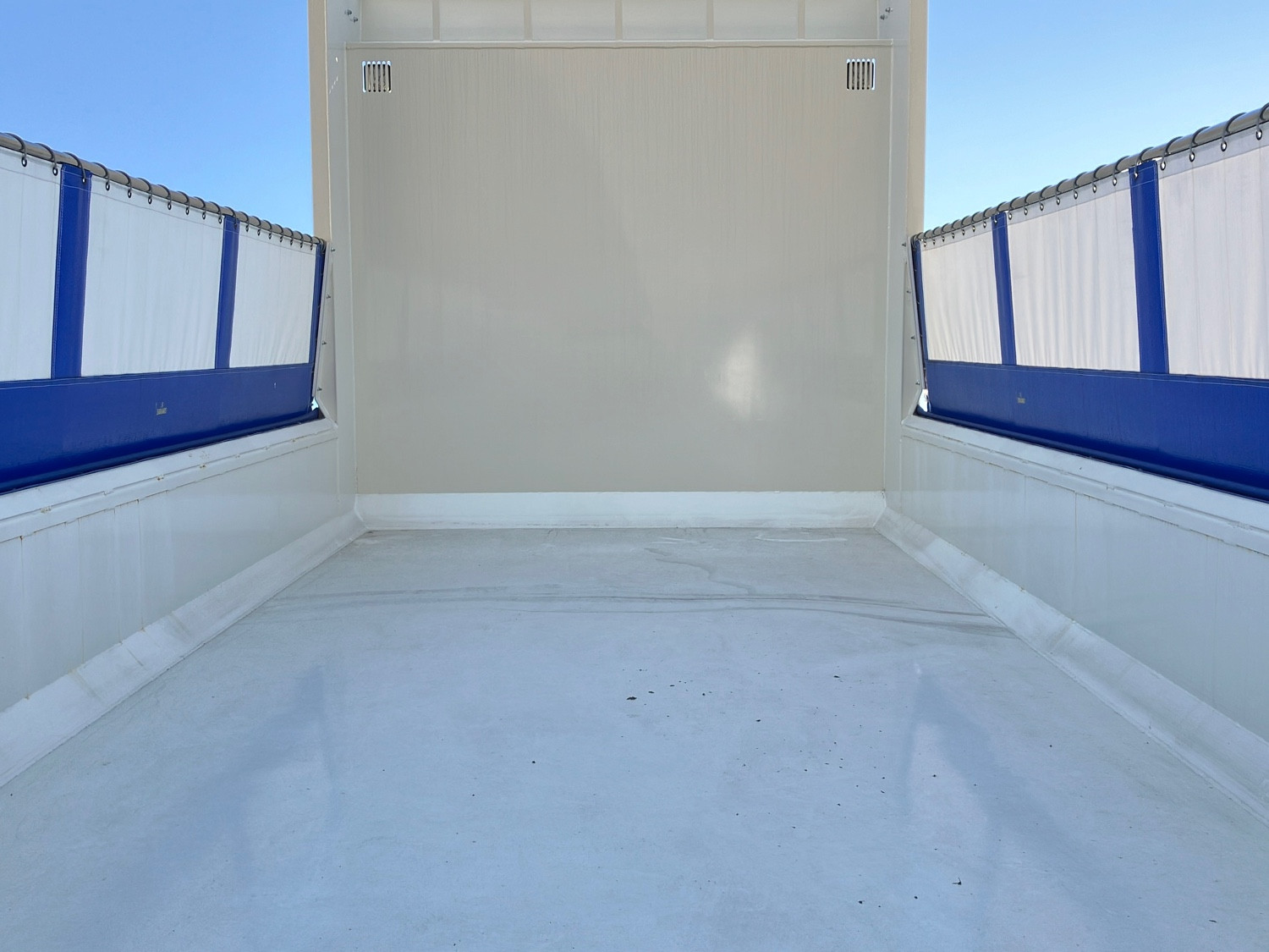 日野 プロフィア 2DG-FS1AGE(6x4)の写真11