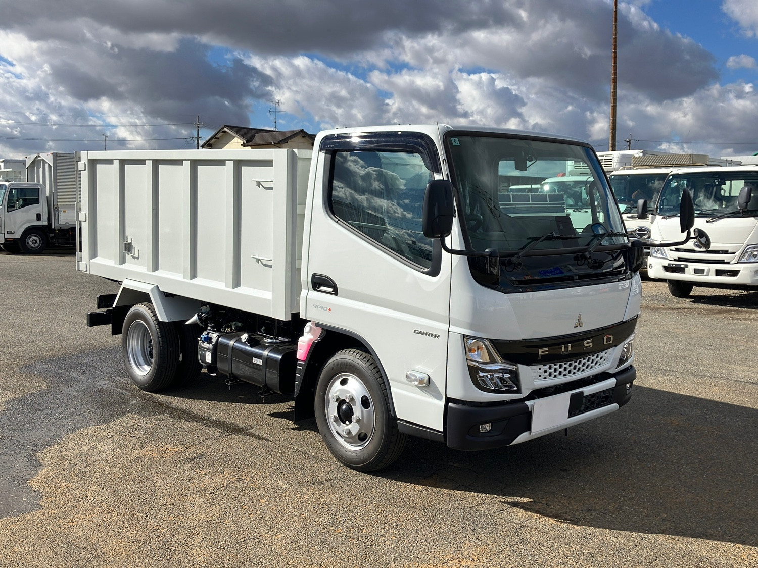 三菱 キャンター 2RG-FBA60(2WD)の写真2