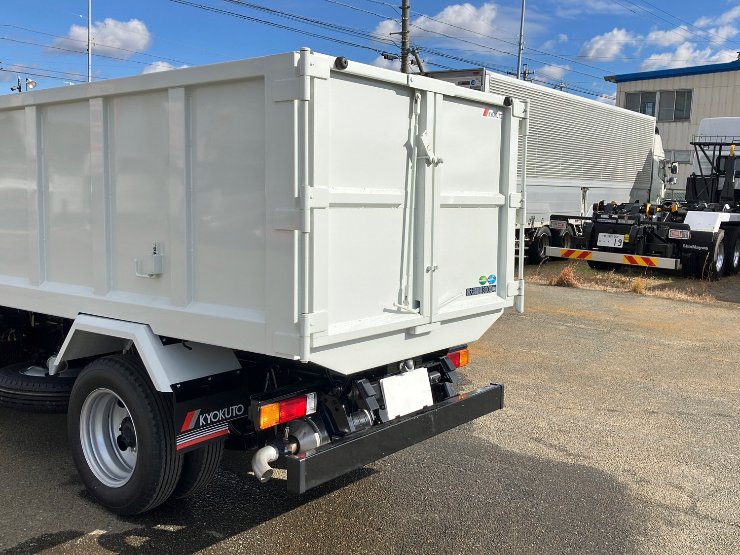 三菱 キャンター 2RG-FBA60(2WD)の写真14