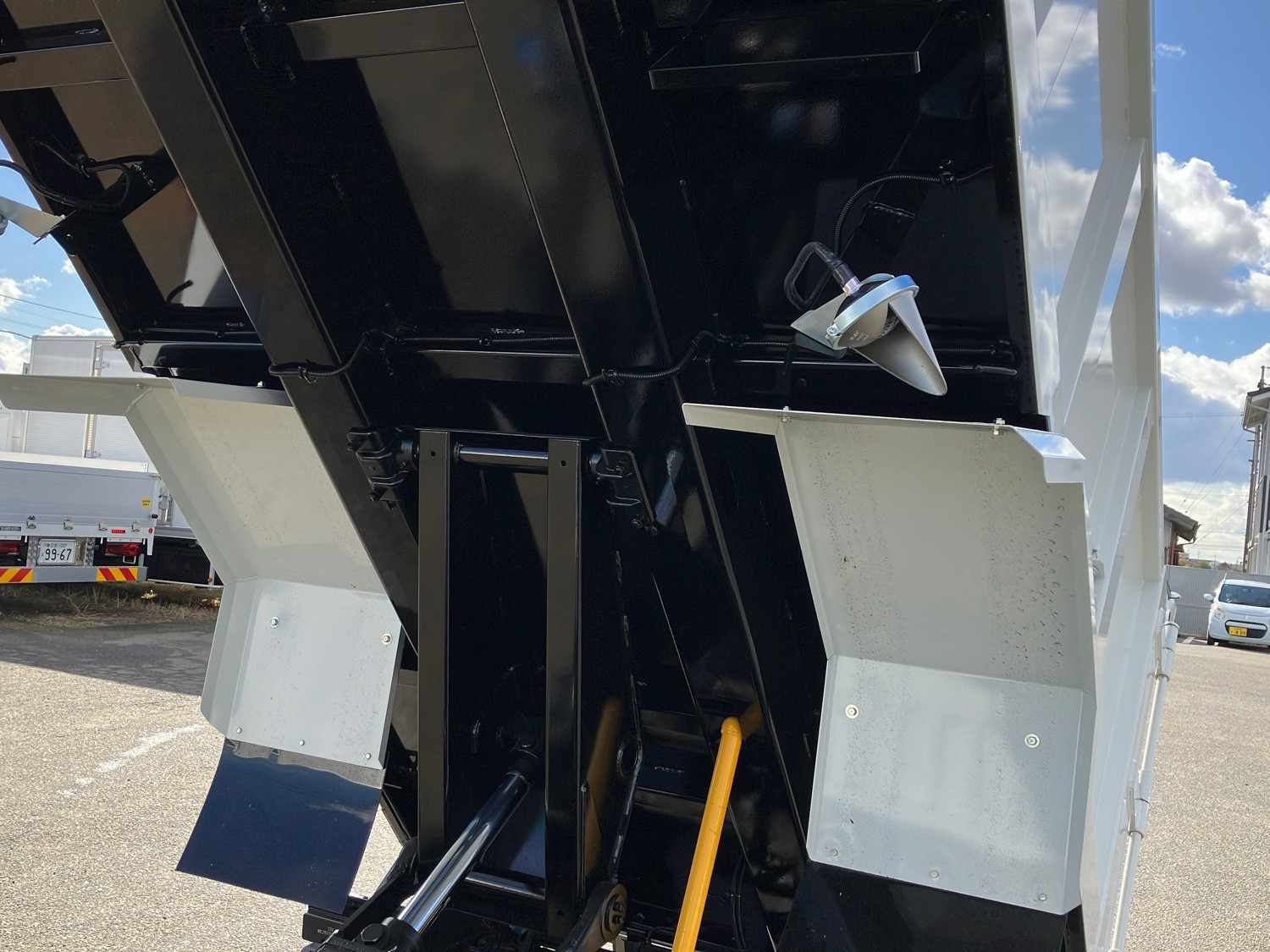 三菱 キャンター 2RG-FBA60(2WD)の写真17