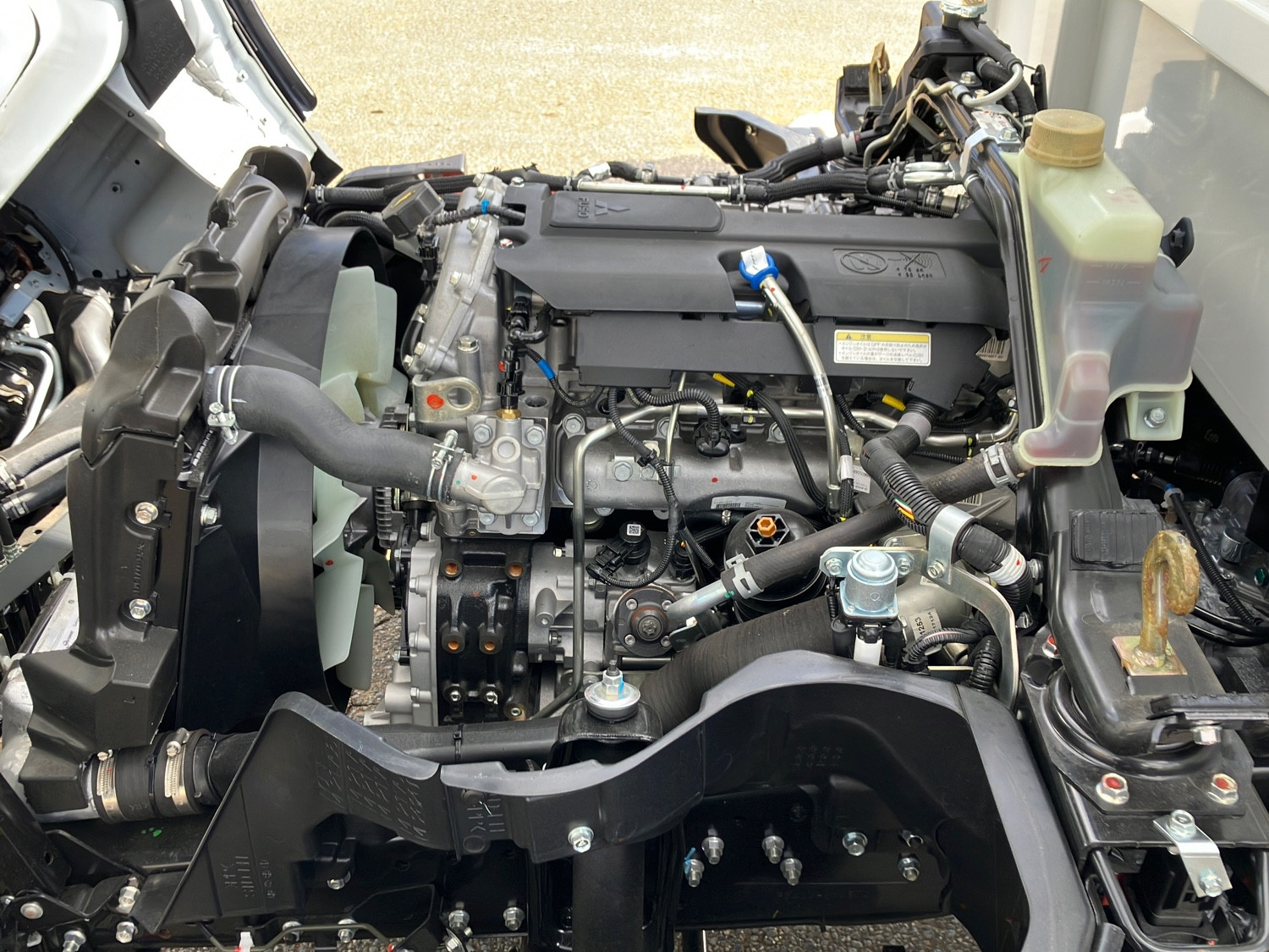 三菱 キャンター 2RG-FBA60(2WD)の写真20