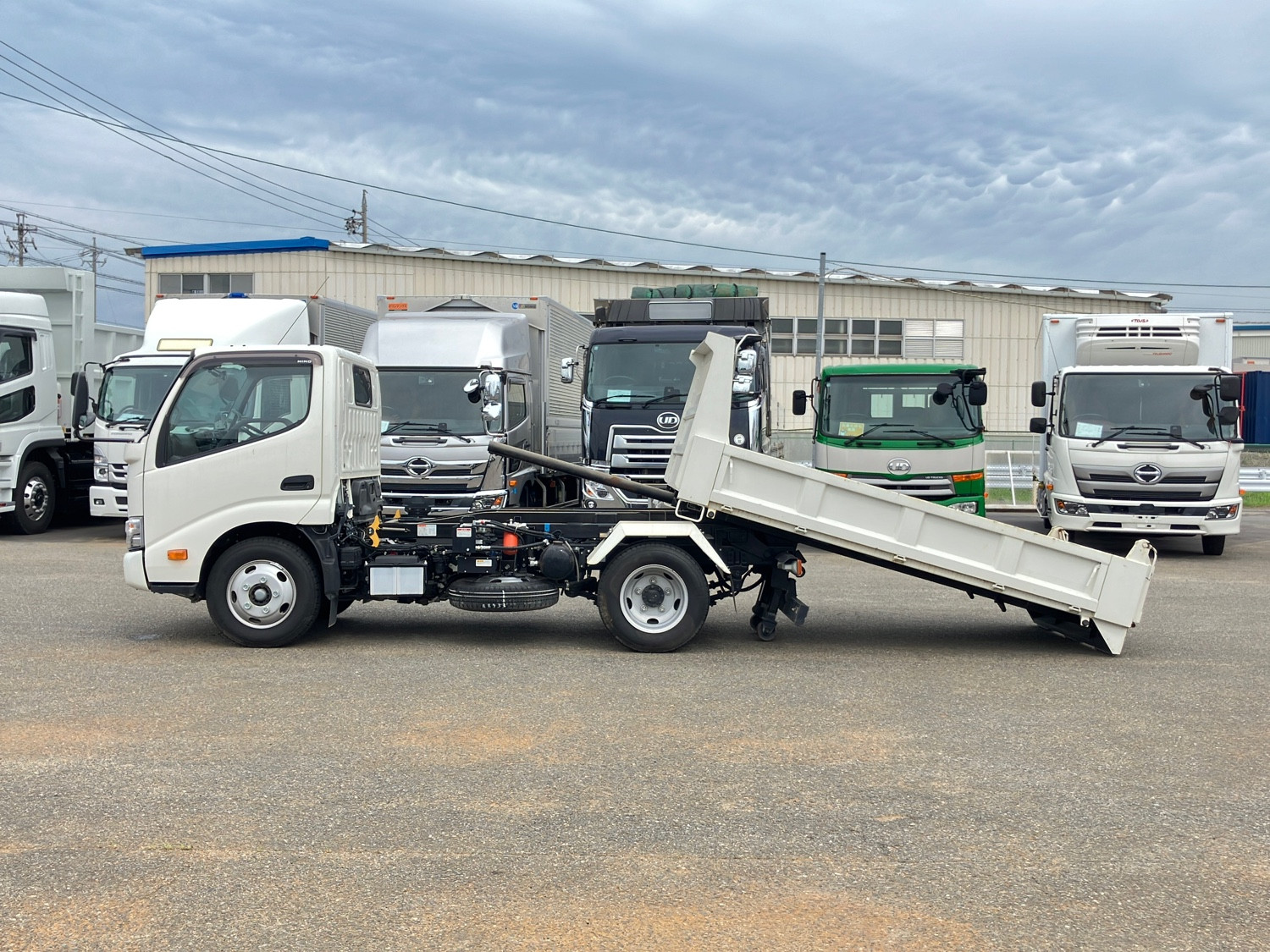 日野 デュトロ 2KG-XZU600T(2WD)｜中古トラックなら【トラック市】