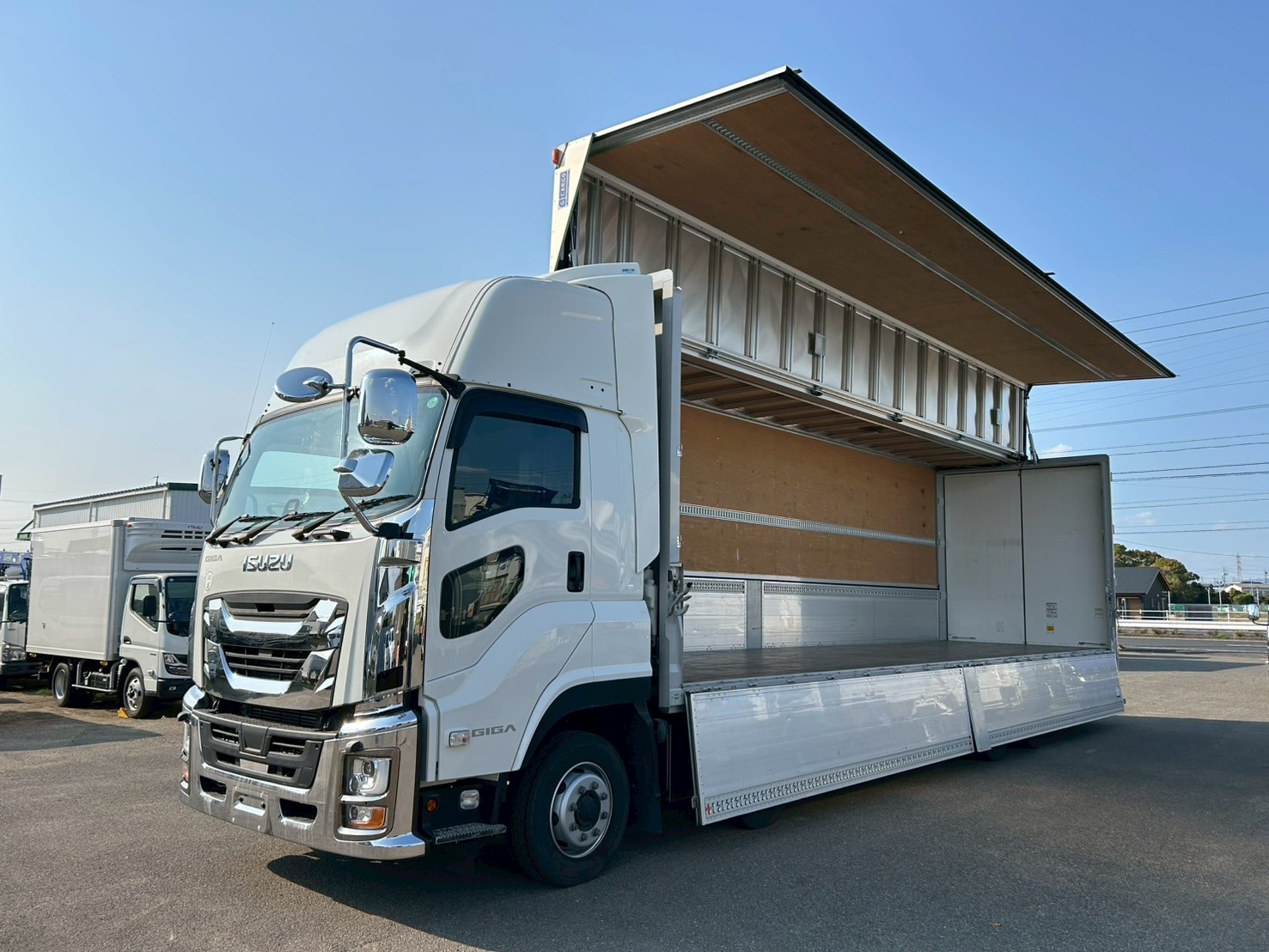 軽井沢 いすゞ ギガ 2PG-CYJ77D(8x4)|中古トラックなら【トラック市】