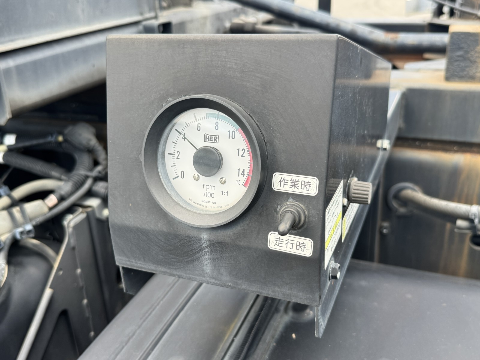 いすゞ ギガ 2PG-CYM77CM(6x2)の写真15