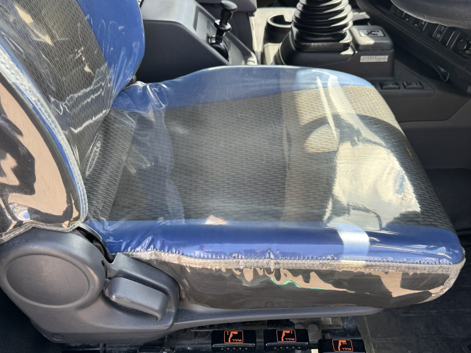 いすゞ ギガ 2PG-CYM77CM(6x2)の写真21