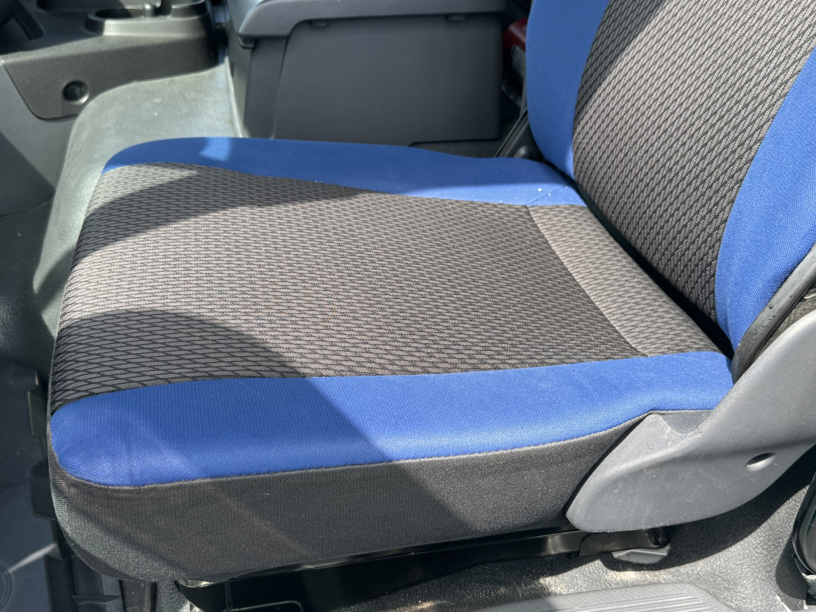 いすゞ ギガ 2PG-CYM77CM(6x2)の写真22