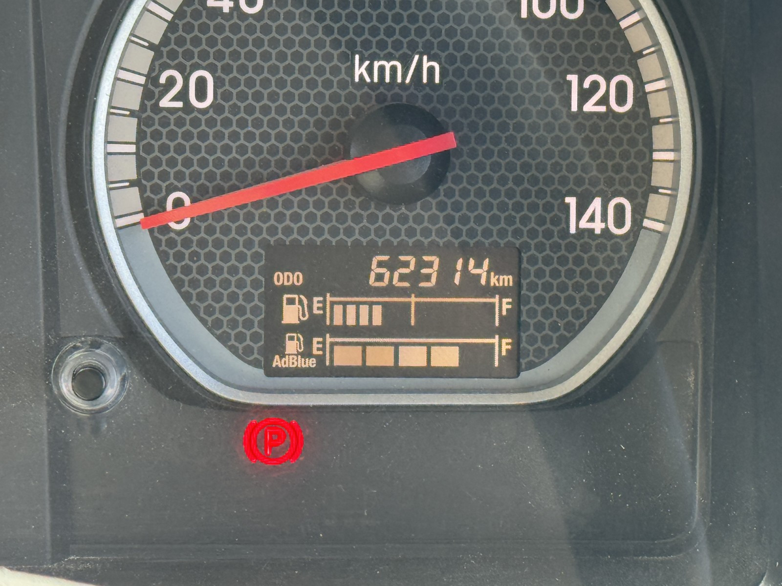 いすゞ ギガ 2PG-CYM77CM(6x2)の写真24