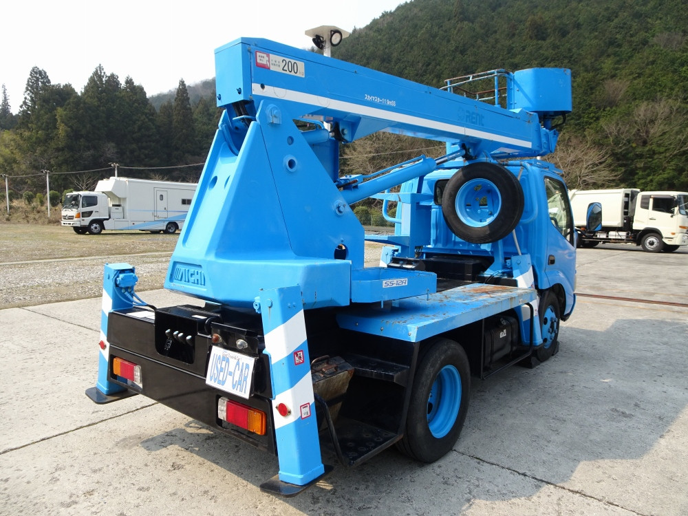 トヨタ ダイナ PB-XZU301H(2WD)の写真2