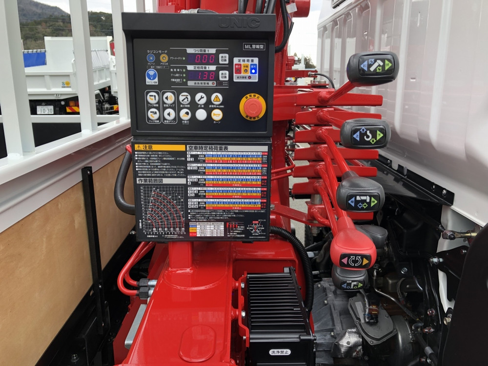 三菱 キャンター 2PG-FEB90(2WD)の写真18