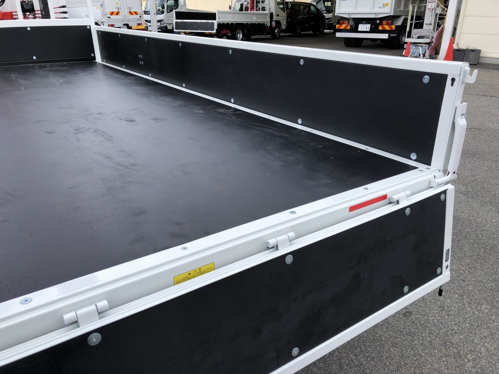 三菱 キャンター 2PG-FEB90(2WD)の写真25