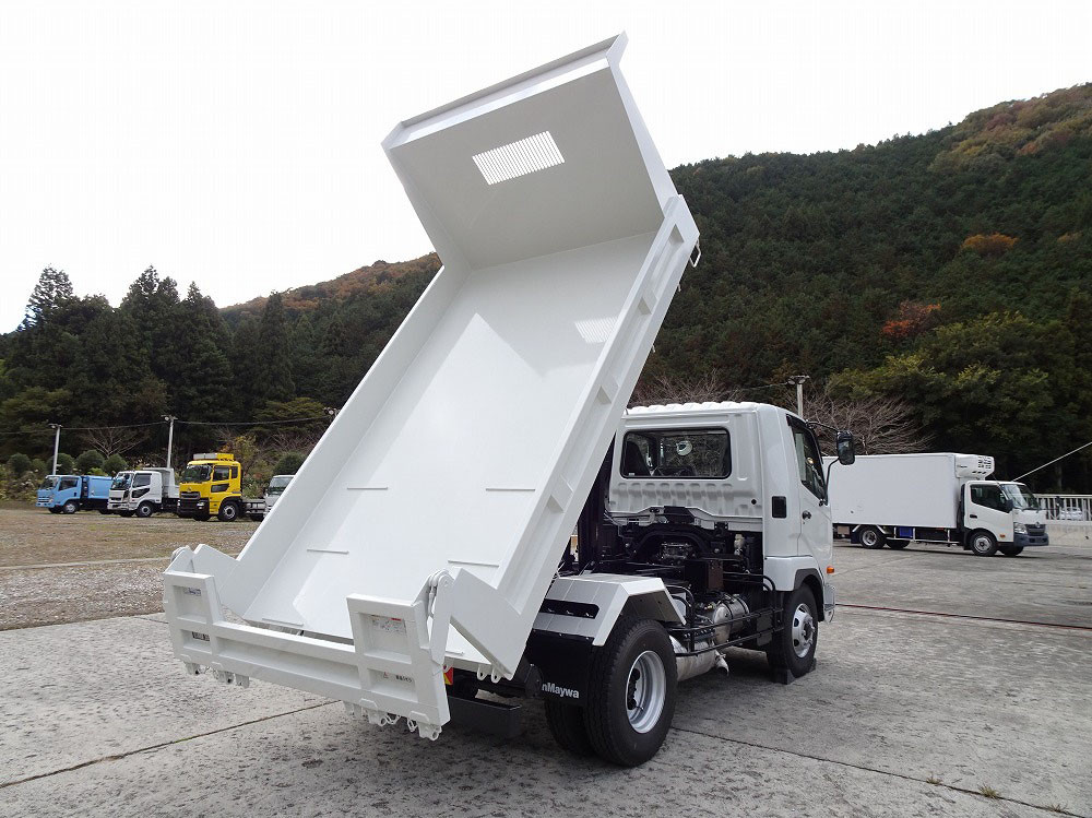 三菱 ファイター 2KG-FK72F(2WD)の写真2