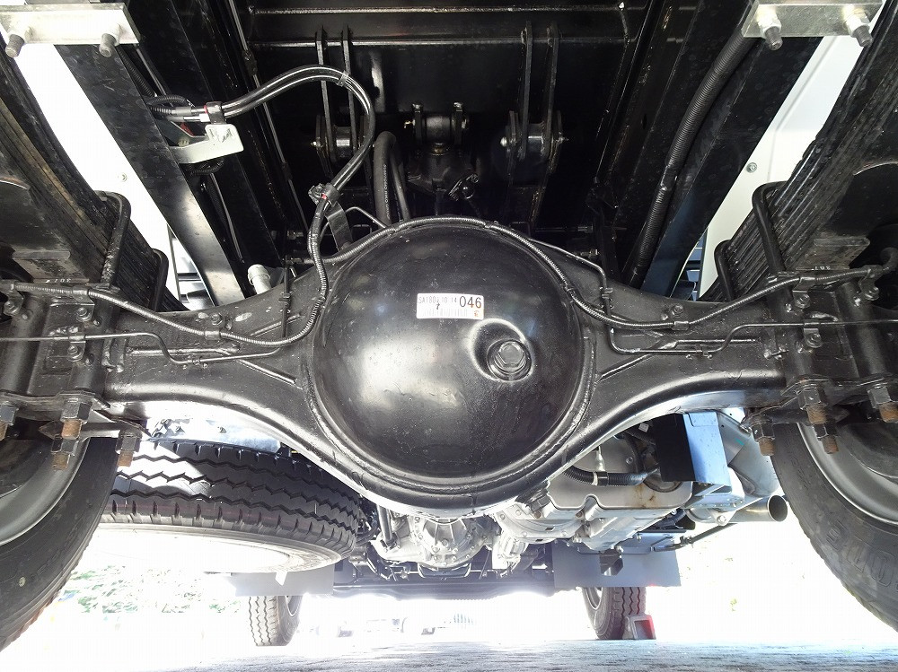 いすゞ フォワード 2RG-FRR90S3(2WD)の写真9