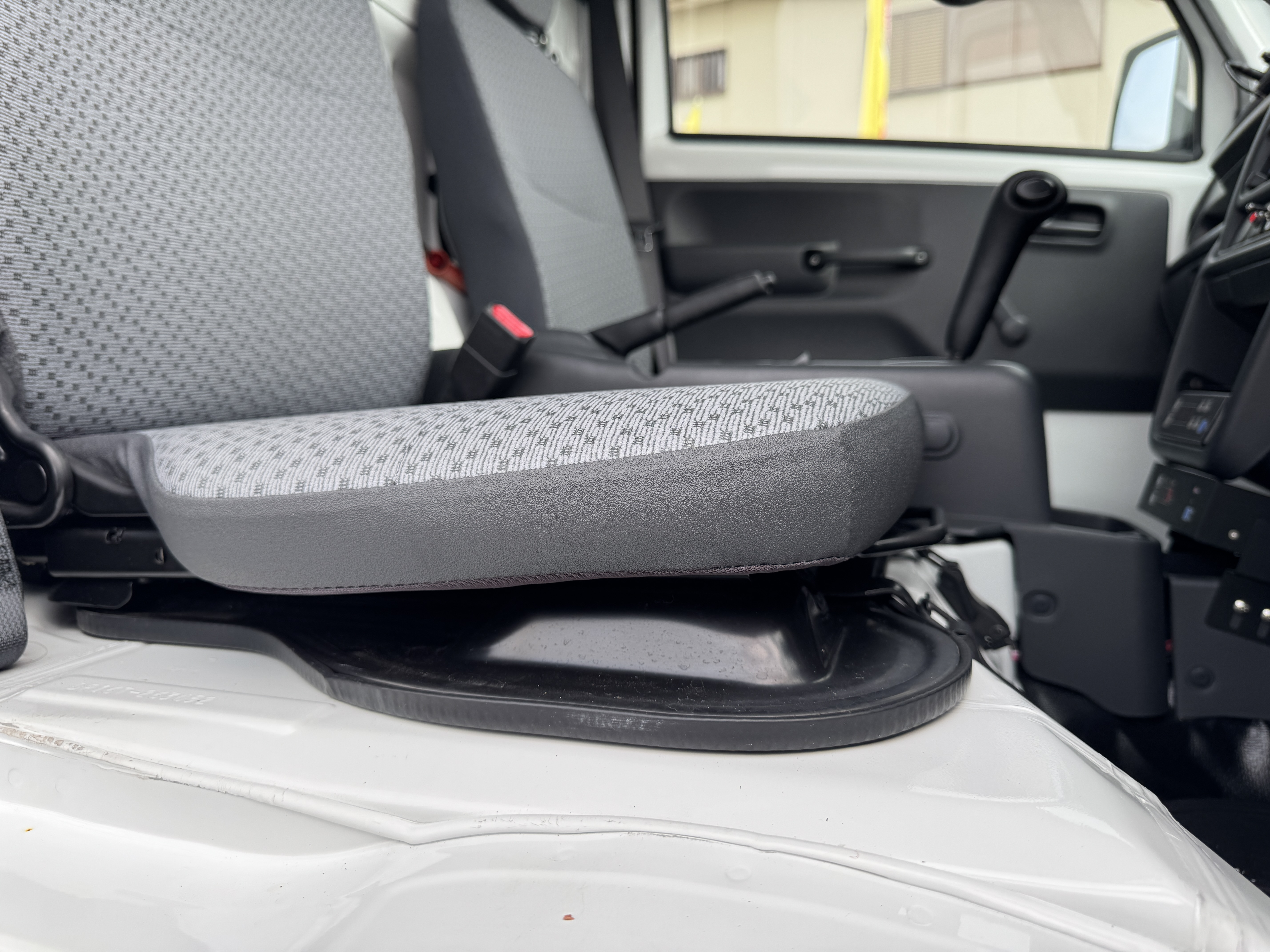 日産 クリッパートラック EBD-DR16T(4WD)の写真40