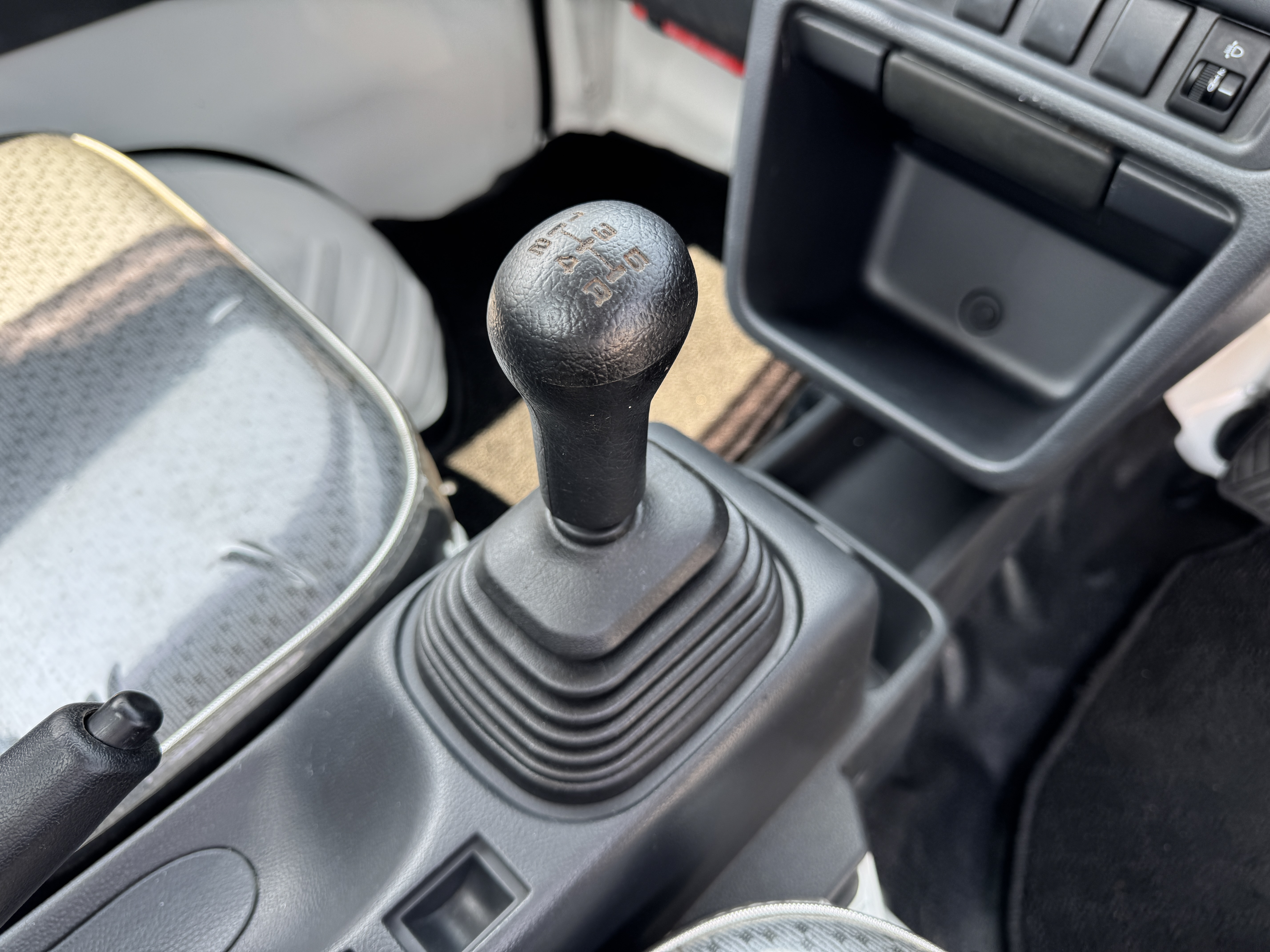 日産 クリッパートラック EBD-DR16T(2WD)の写真21