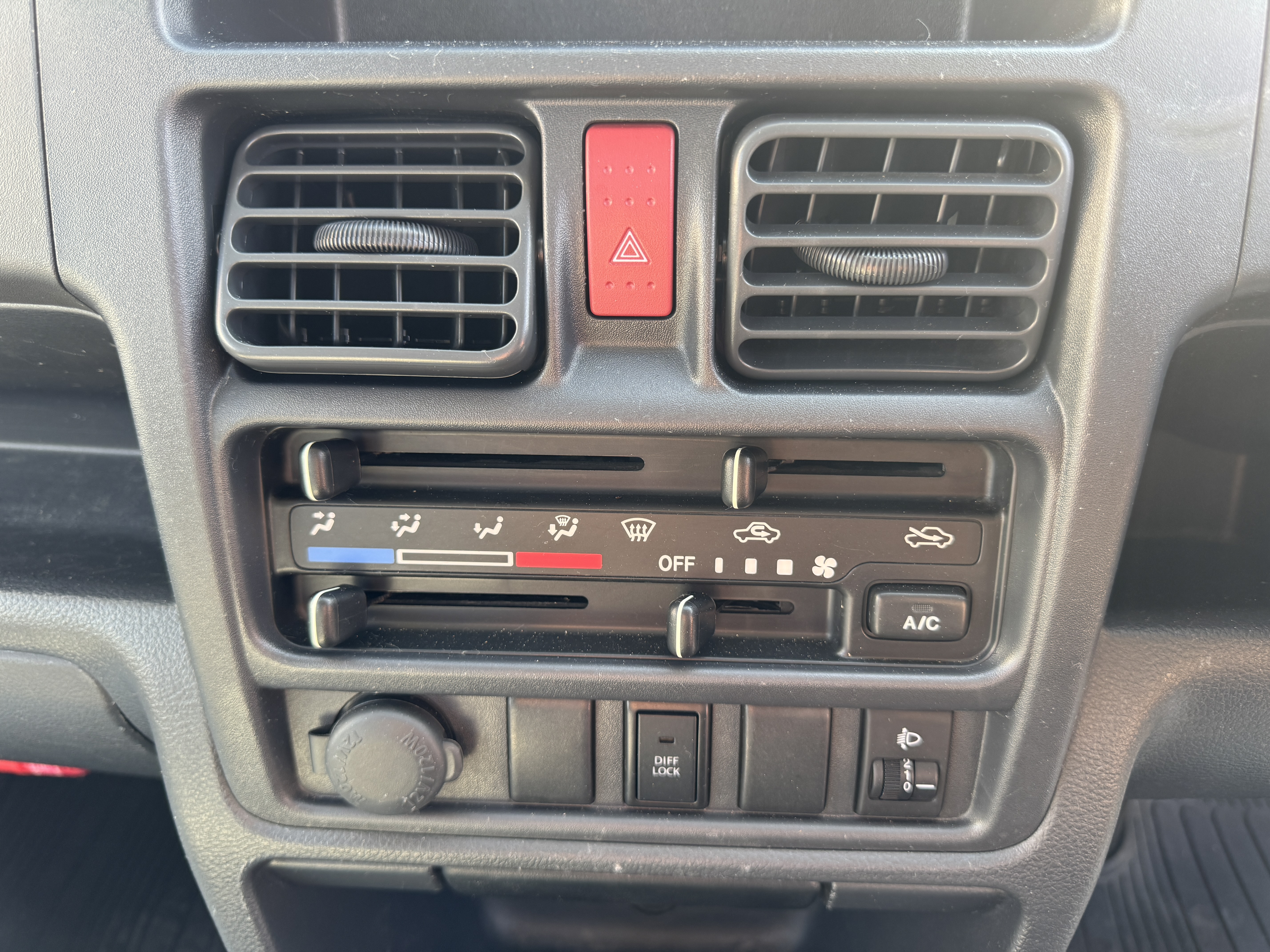 日産 クリッパートラック EBDR16T(4WD)の写真22