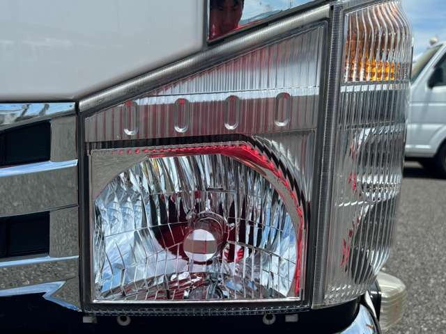 いすゞ エルフ 2RG-NKR88A(2WD)の写真10