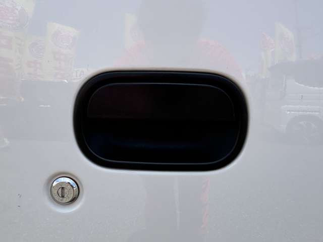 いすゞ エルフ 2RG-NKR88A(2WD)の写真13