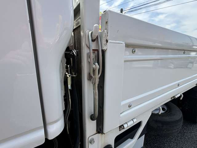 いすゞ エルフ 2RG-NKR88A(2WD)の写真20